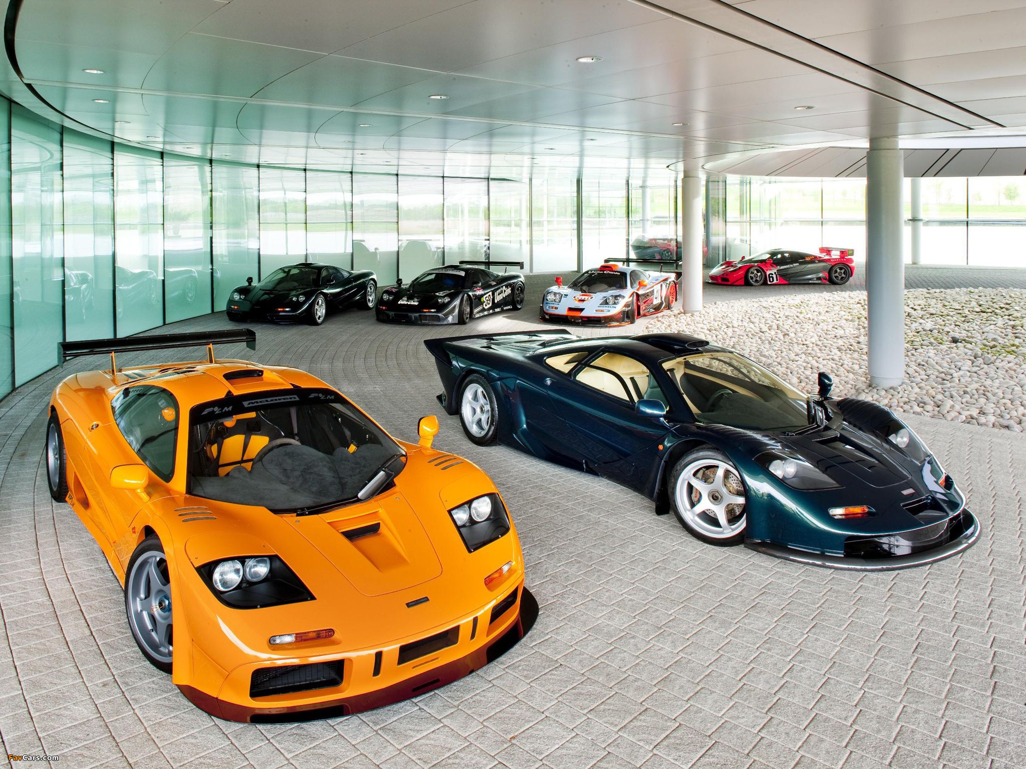 McLaren F1 supercar arancione nera, 2048x1536 2K, Desktop