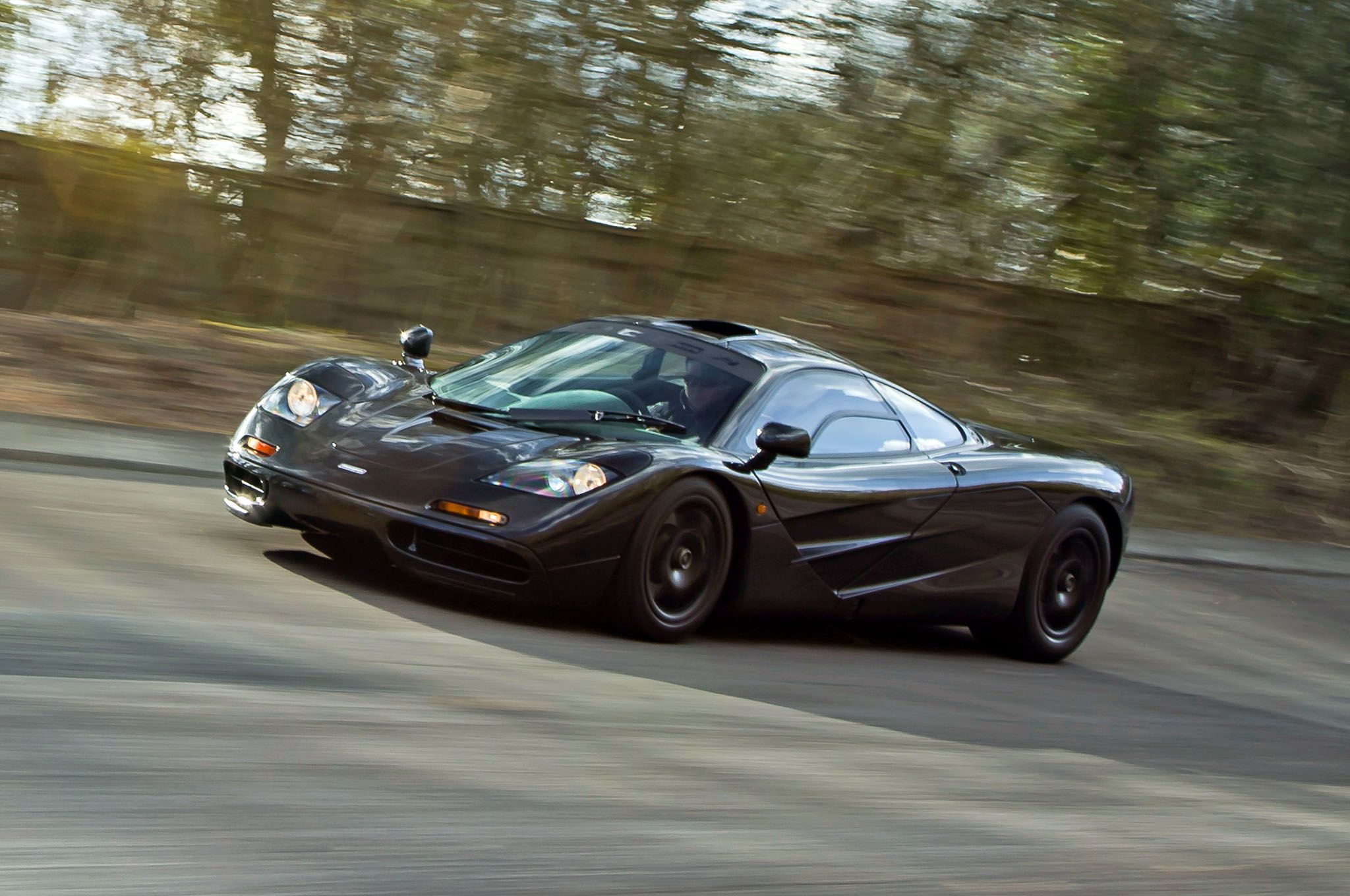 McLaren F1 nera in movimento, 2048x1360 alta risoluzione, iMac