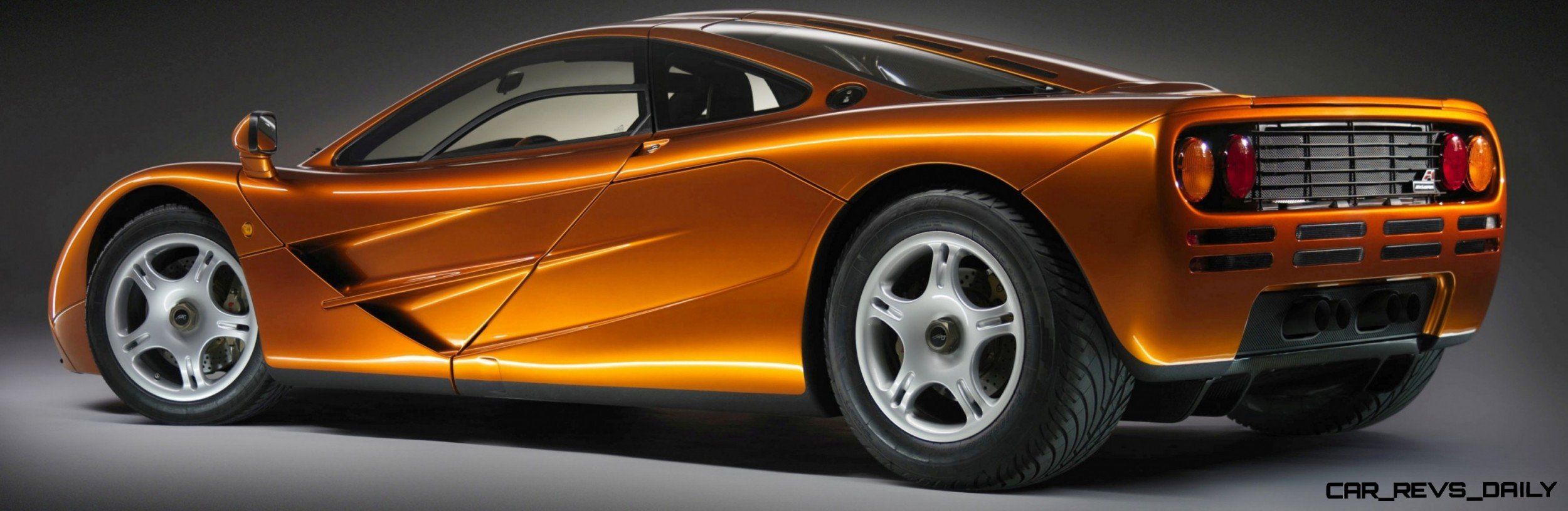McLaren F1 arancione, 2500x816 Ultrawide, Dual Monitor
