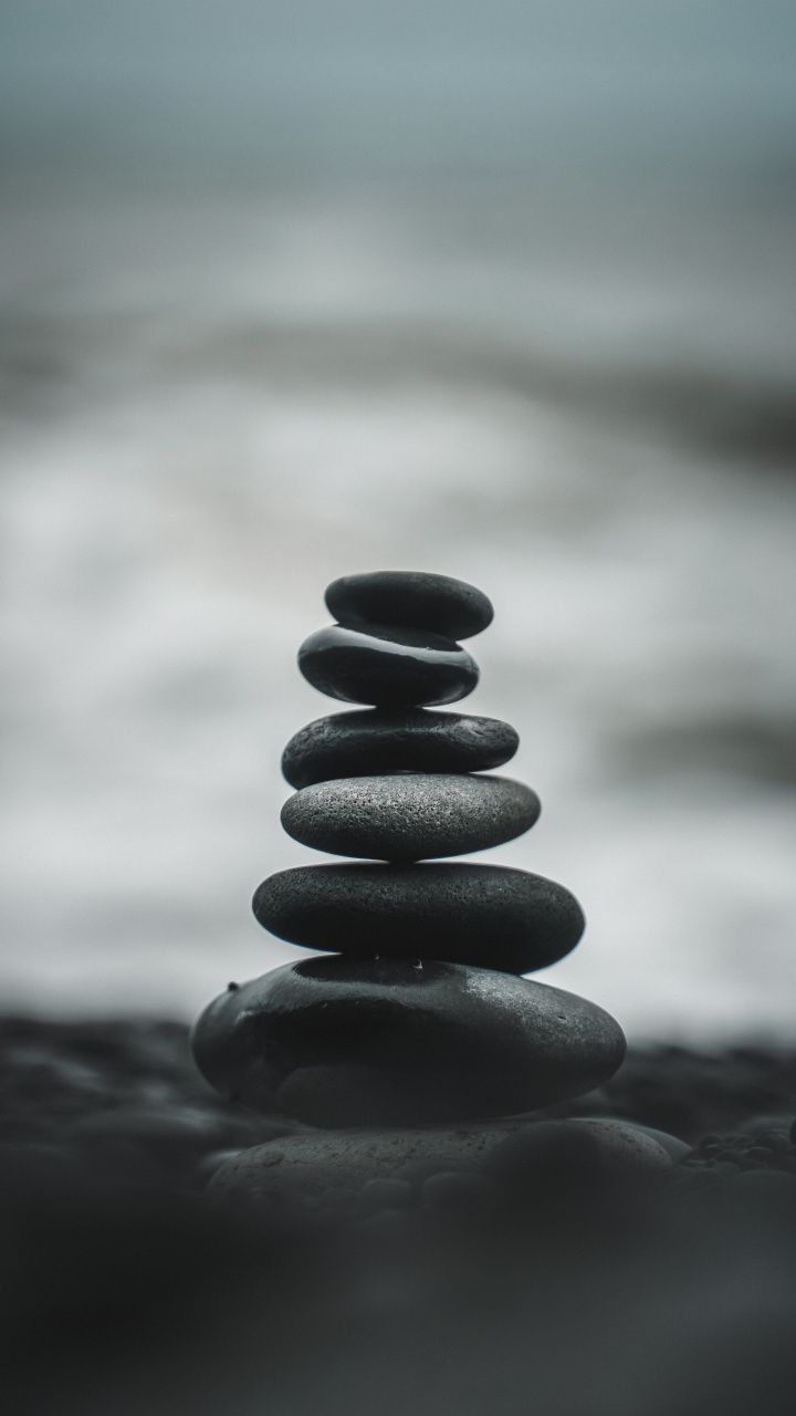 Pietre in equilibrio sulla spiaggia, 720x1280 Full HD Verticale, Smartphone