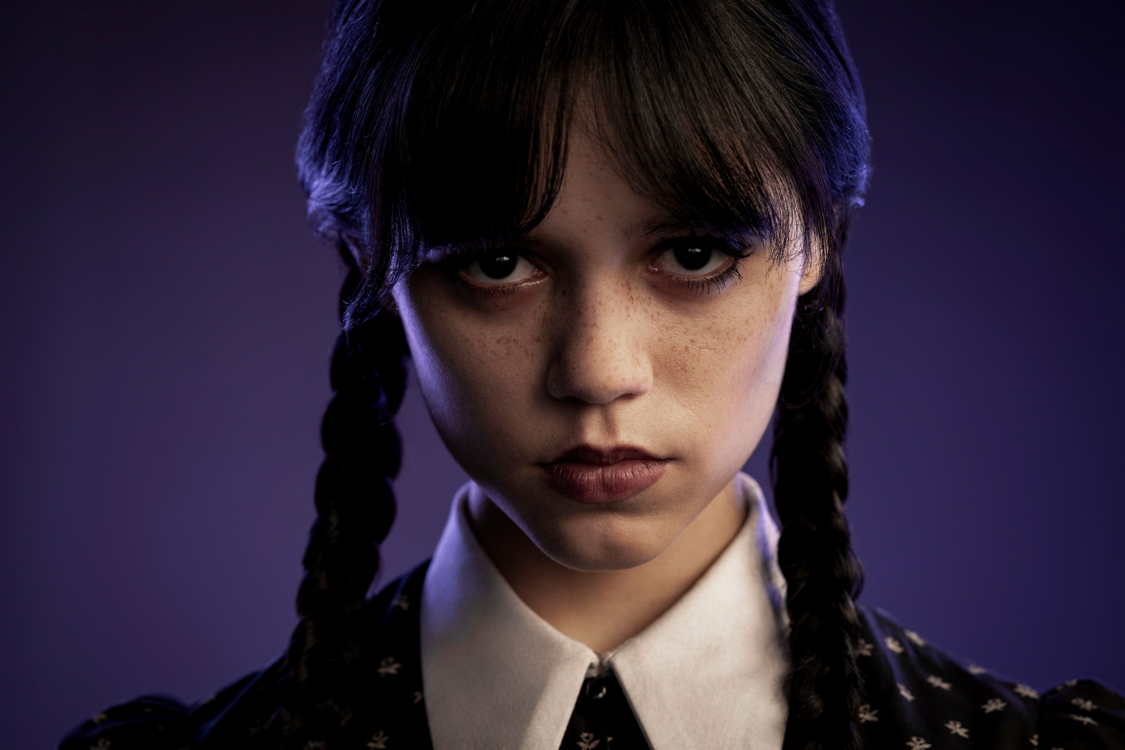 Mercoledì Addams ritratto viola, 3600x2400 2K, PC