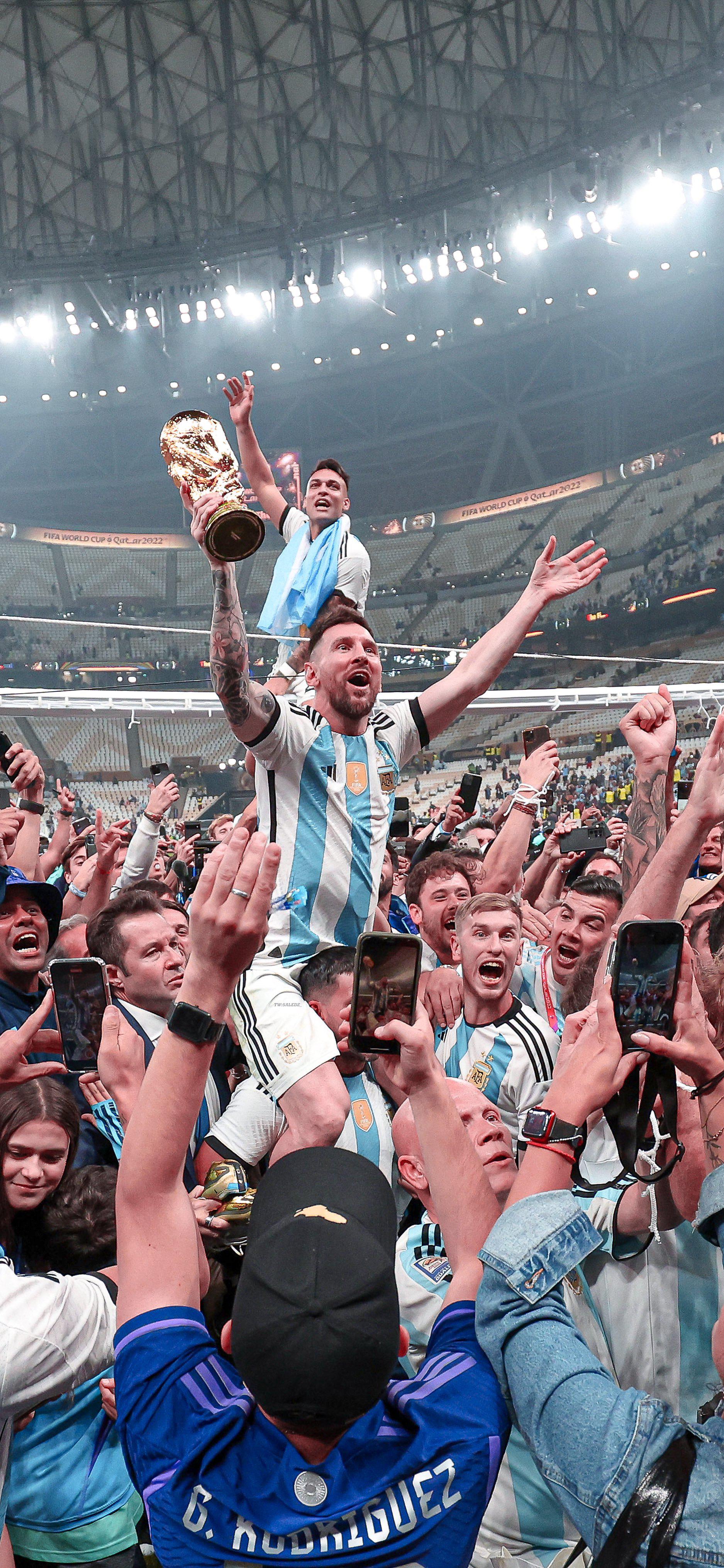 Messi solleva Coppa del Mondo, 1875x4062 Full HD Verticale, iPhone