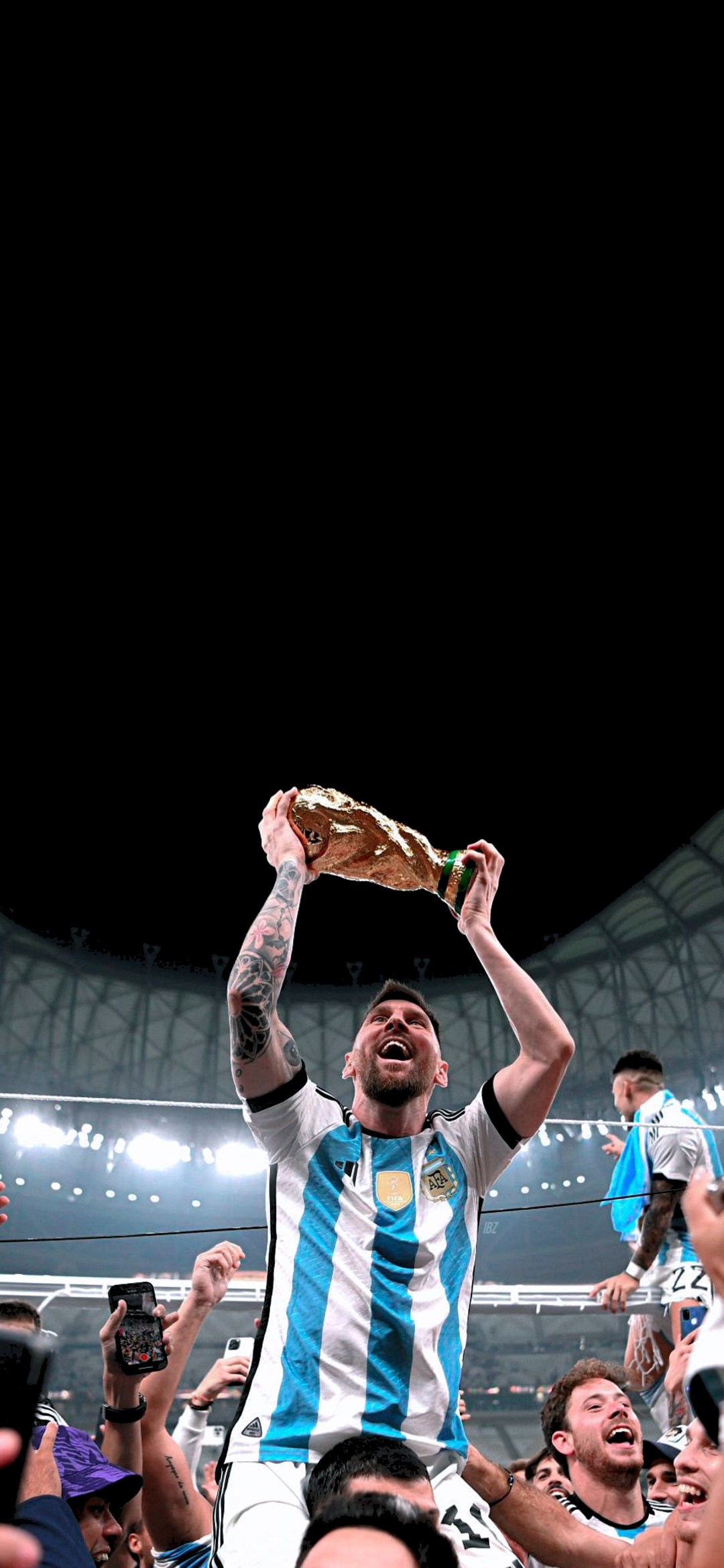 Messi solleva trofeo Mondiale, 1080x2338 Verticale, Mobile