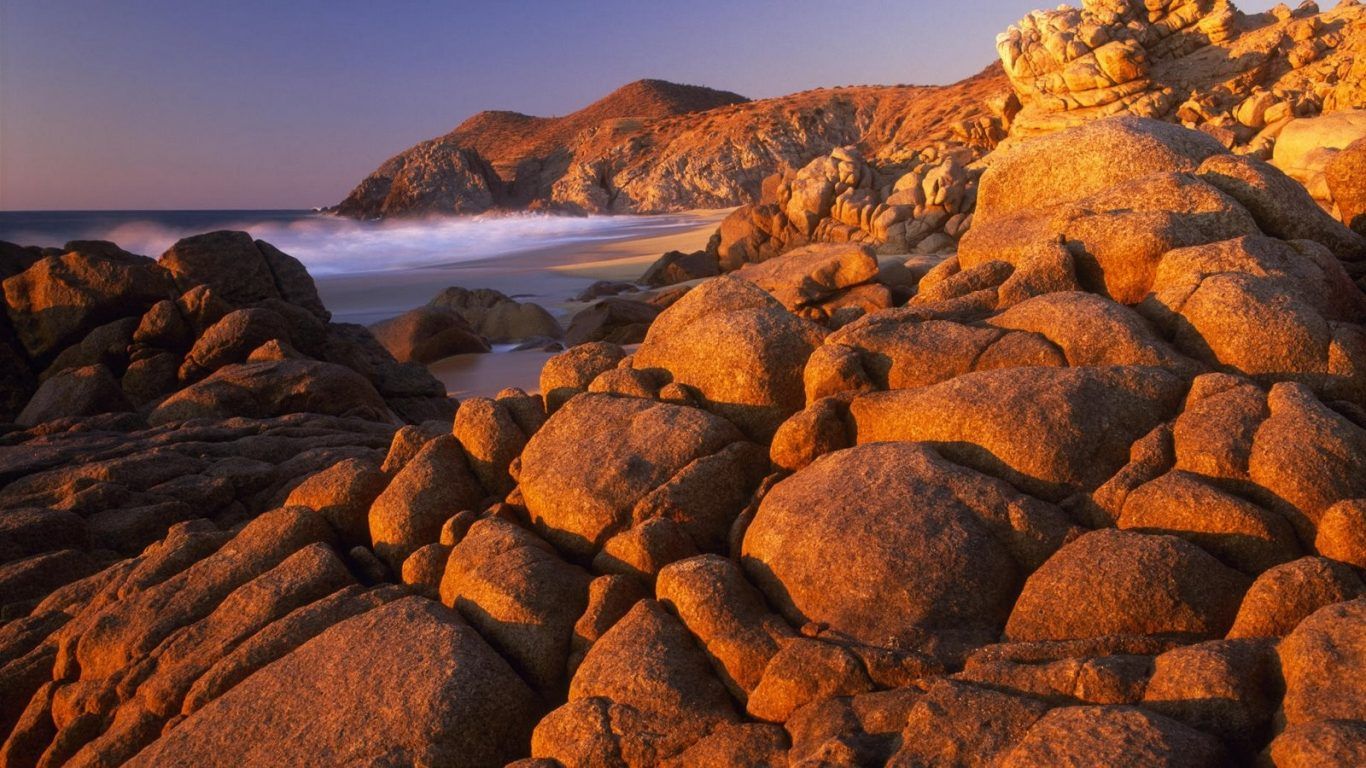 Onde su scogliera costiera, 1280x768 720p, PC