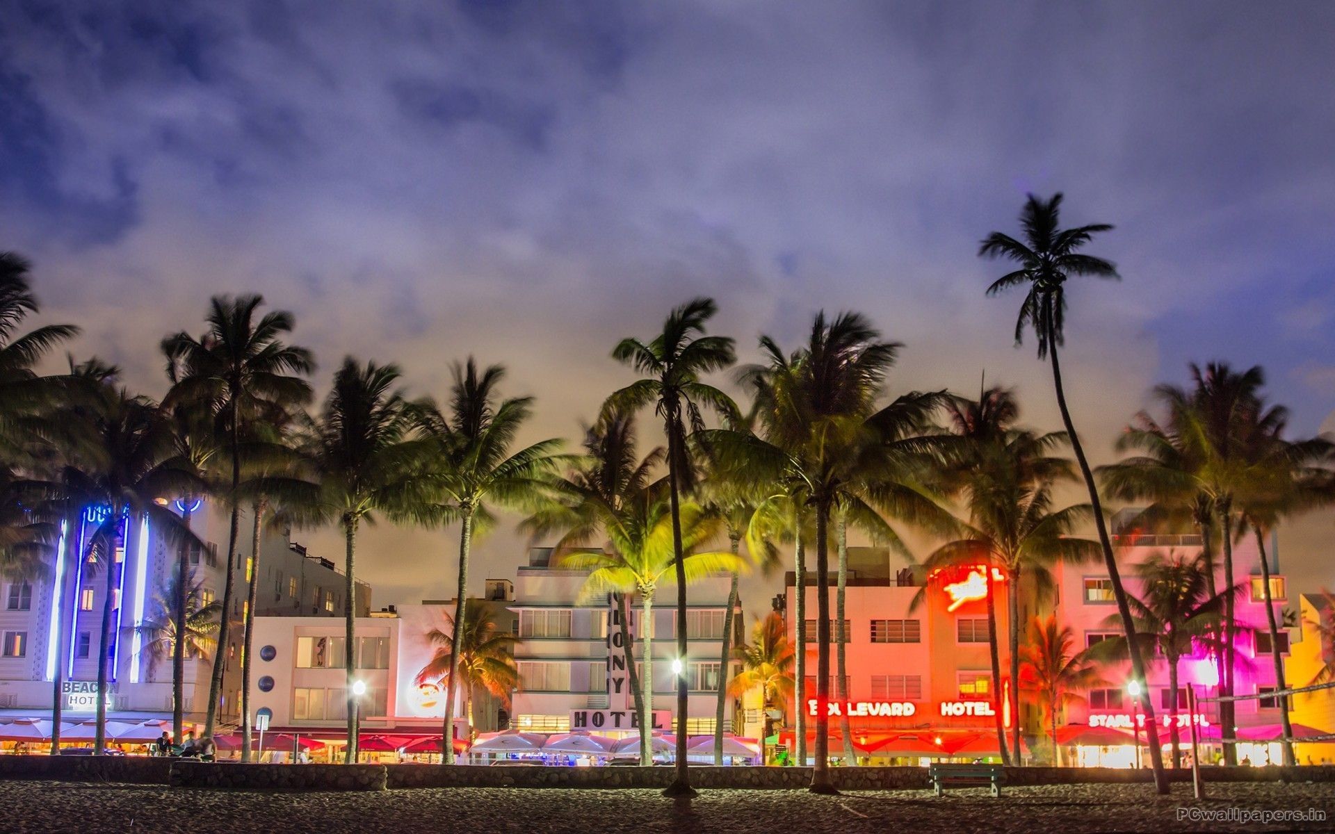 Miami Ocean Drive notturna, 1920x1200 Full HD+ WUXGA, Lenovo Legion