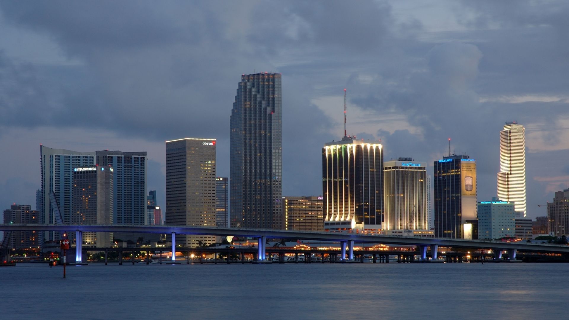 Miami skyline con ponte, 1920x1080 Full HD, Lenovo Legion