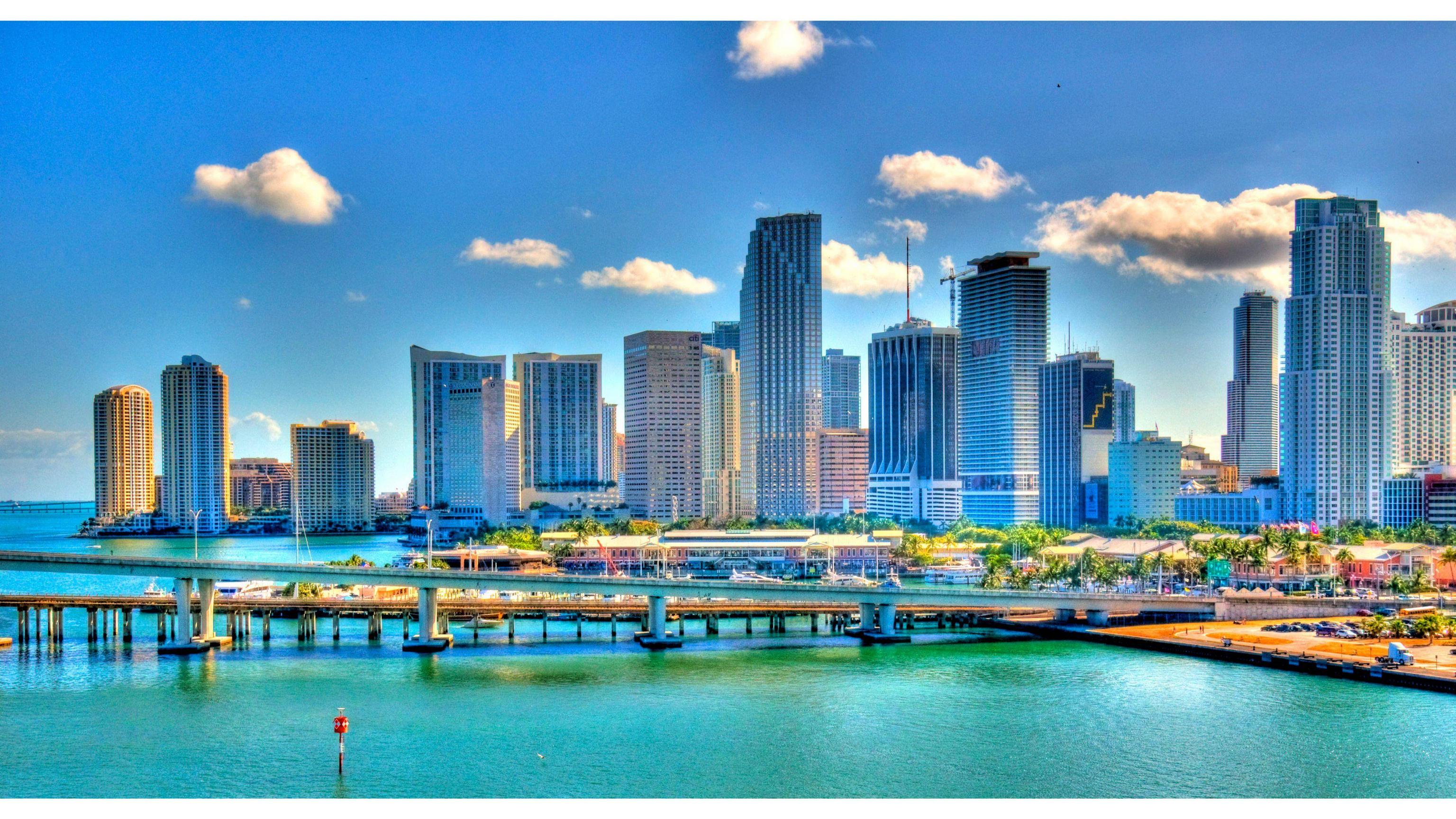 Skyline di Miami con baia, 3072x1728 2K, Laptop
