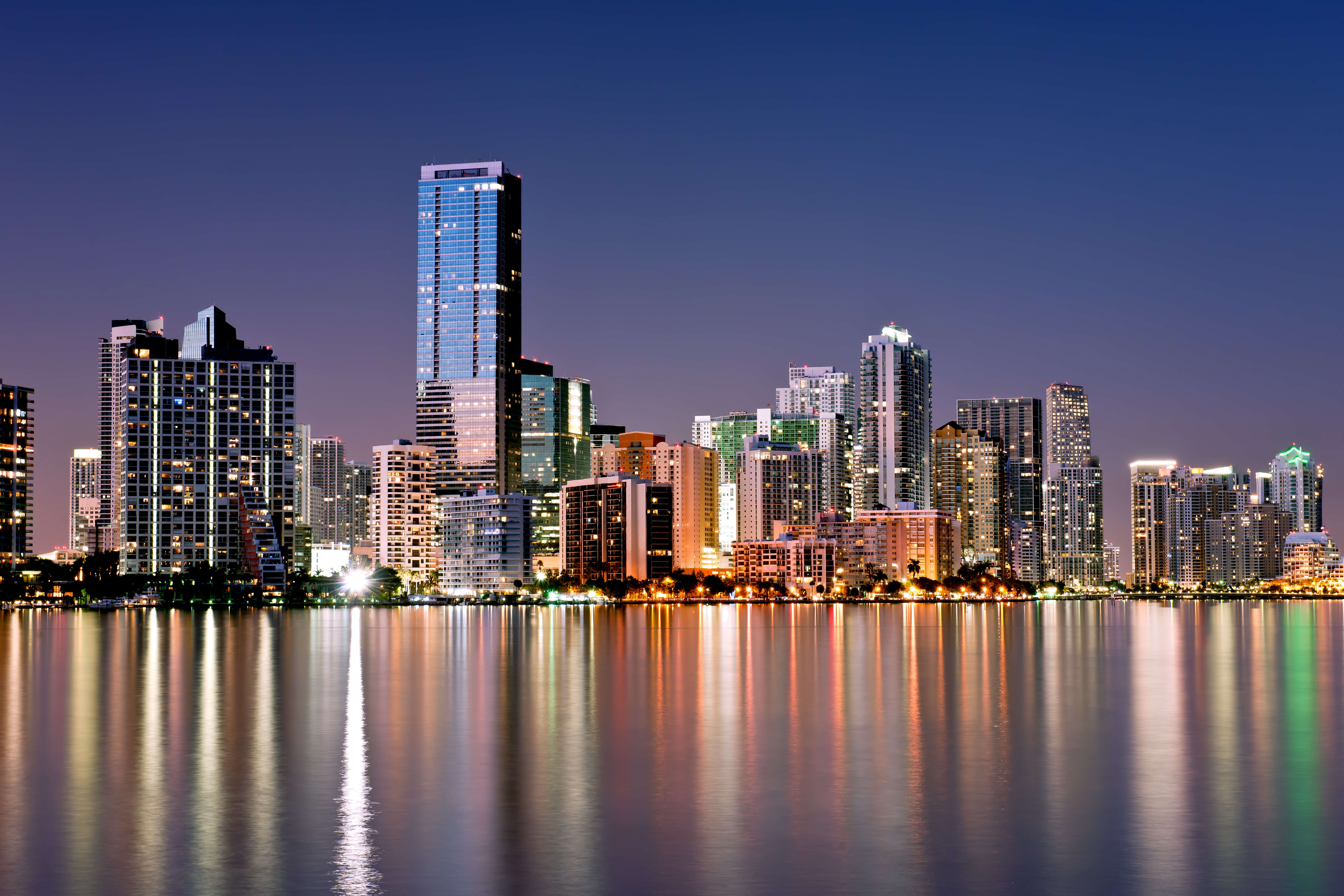Skyline di Miami notturno, 6000x4000 4K Ultra HD, Smart TV 4K