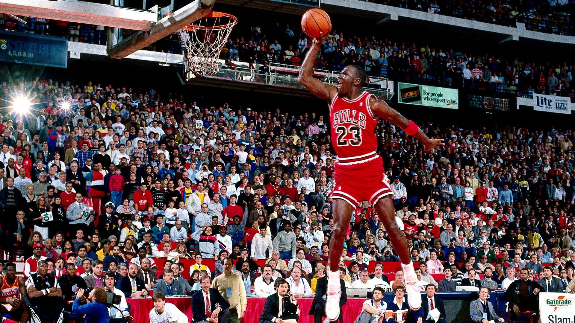 Michael Jordan Chicago Bulls basket, 2048x1280 2K, PC Desktop