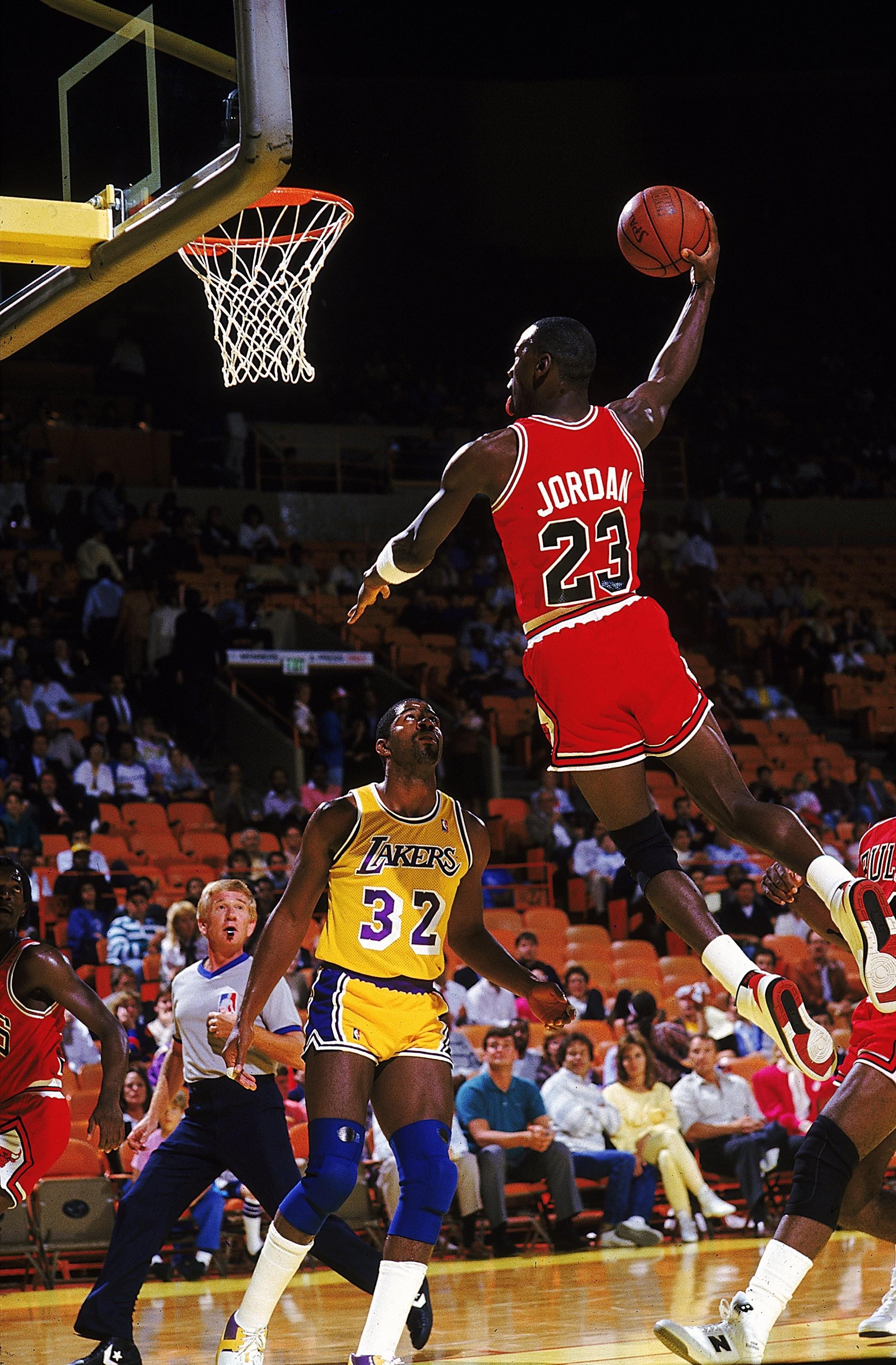 Michael Jordan schiacciata Bulls, 2100x3200 Verticale, iPhone Pro Max