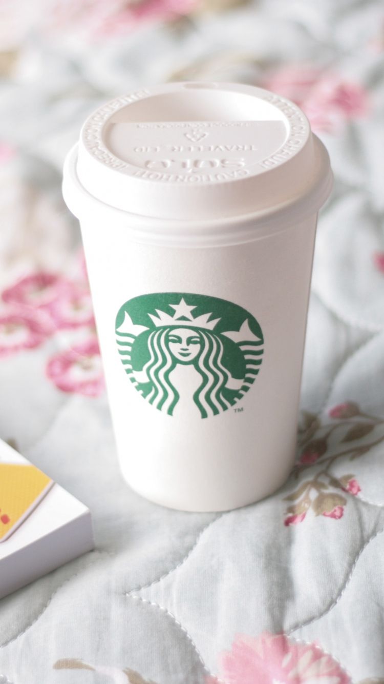 Bicchiere Starbucks su tessuto floreale, 750x1334 Full HD Verticale, iPhone