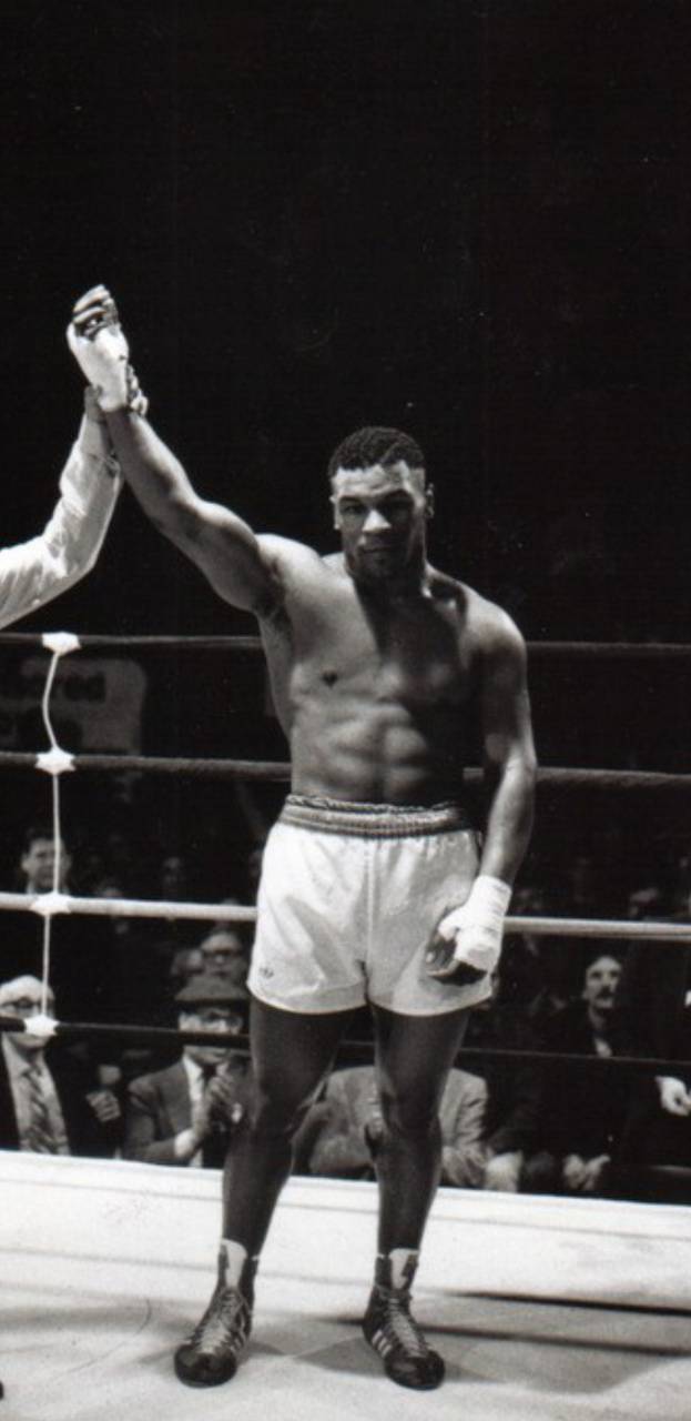 Mike Tyson ring boxe, 623x1280 Verticale, Mobile