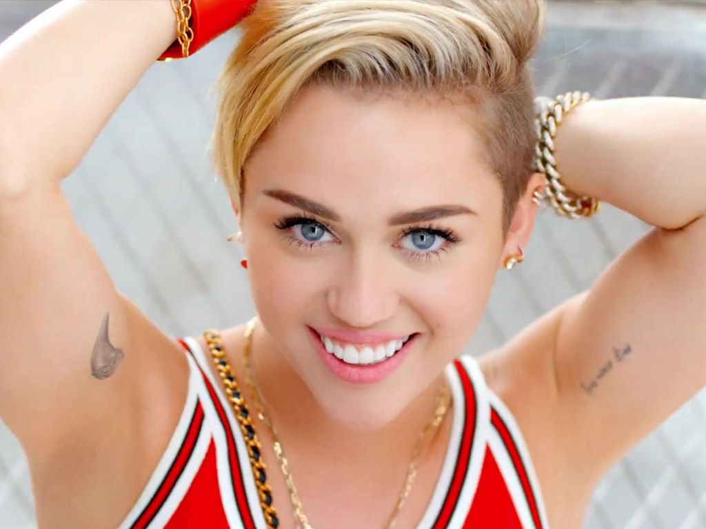 Miley Cyrus canottiera rossa, 1024x768 HD, Desktop