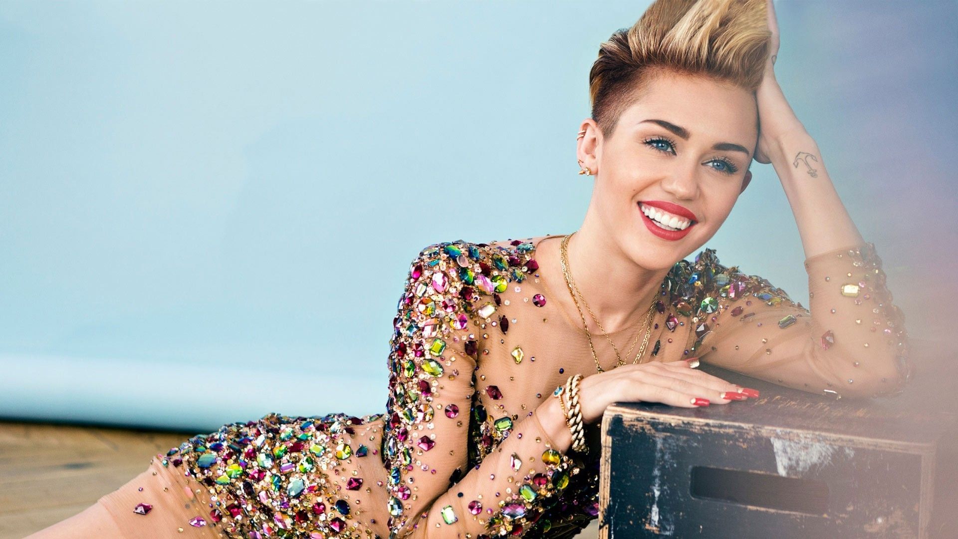 Miley Cyrus abito scintillante, 1920x1080 1080p, PC Desktop