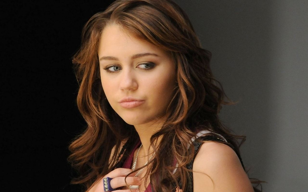 Miley Cyrus ritratto capelli ricci, 1280x800 HD, HP Laptop