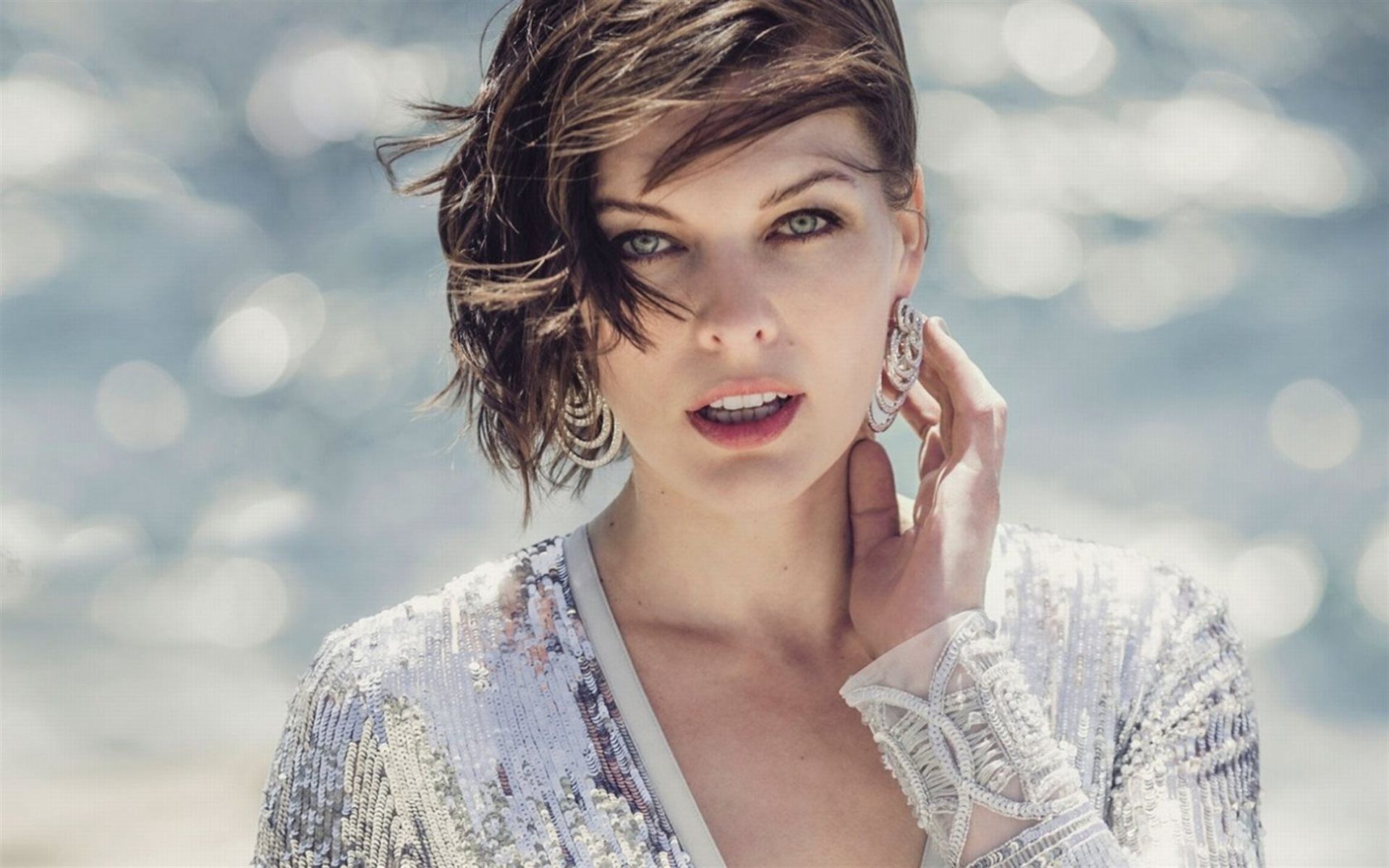 Milla Jovovich ritratto mare, 1920x1200 Full HD+ WUXGA, PC