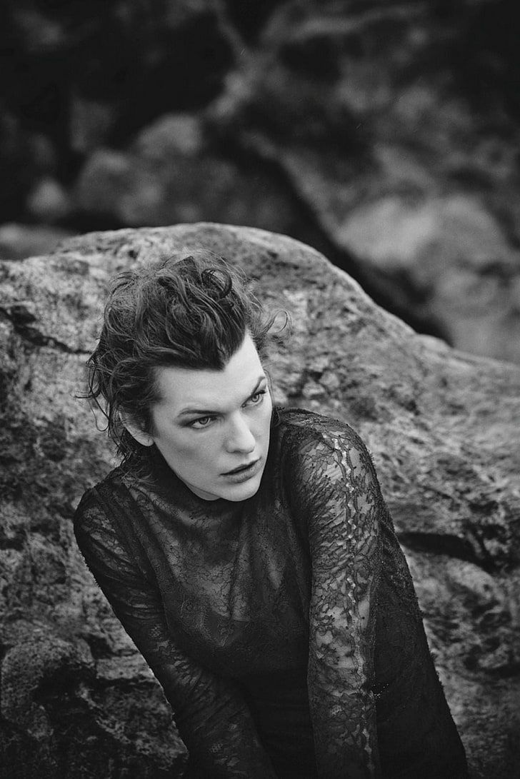 Milla Jovovich bianco e nero, 728x1091 Full HD Verticale, iPhone