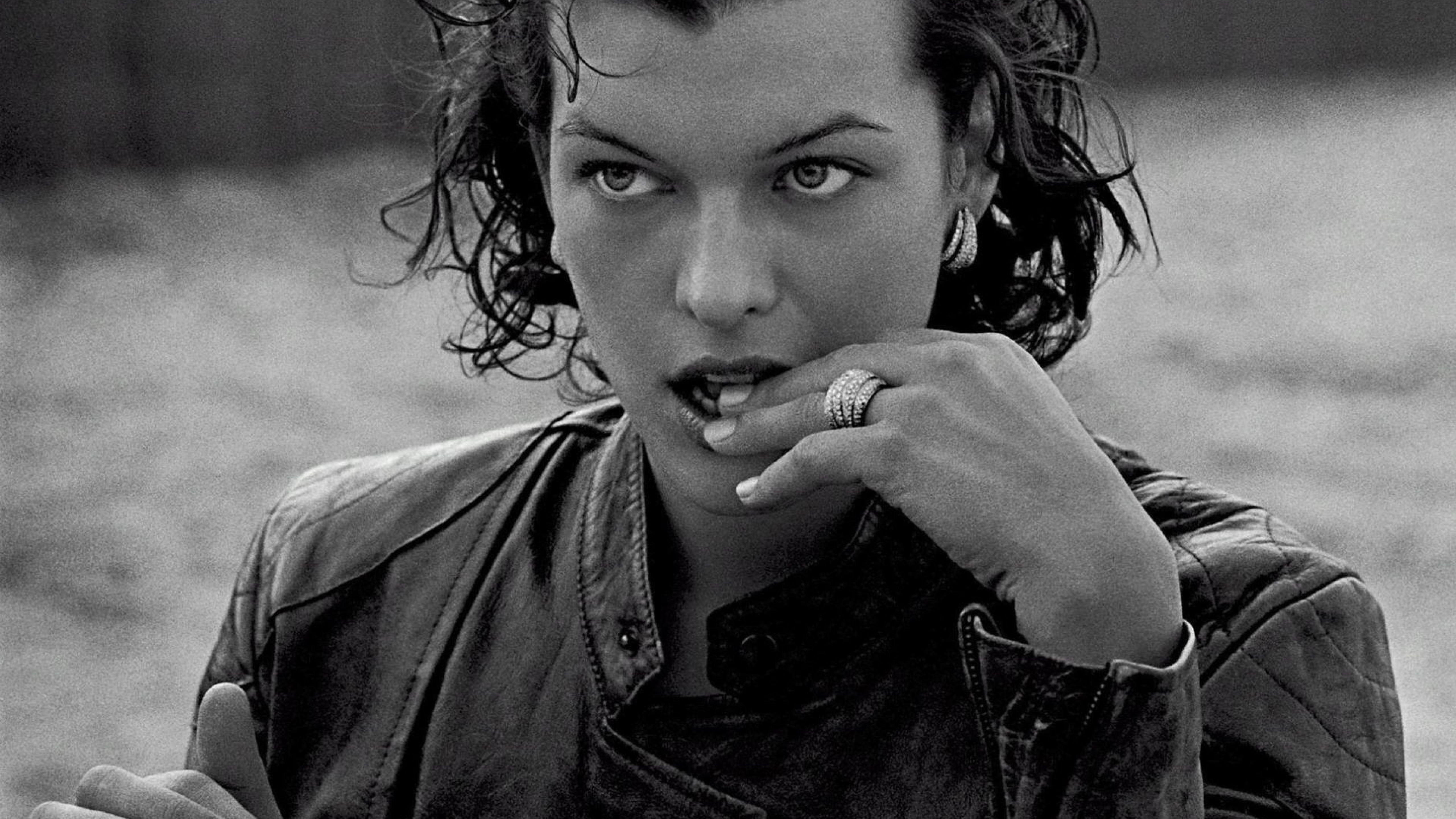 Milla Jovovich bianco e nero, 5120x2880 Ultra HD, 4K TV