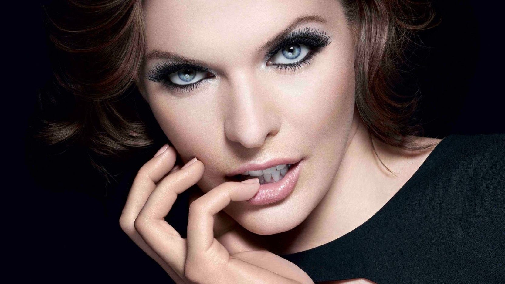 Milla Jovovich ritratto, 1664x936 HD, Desktop