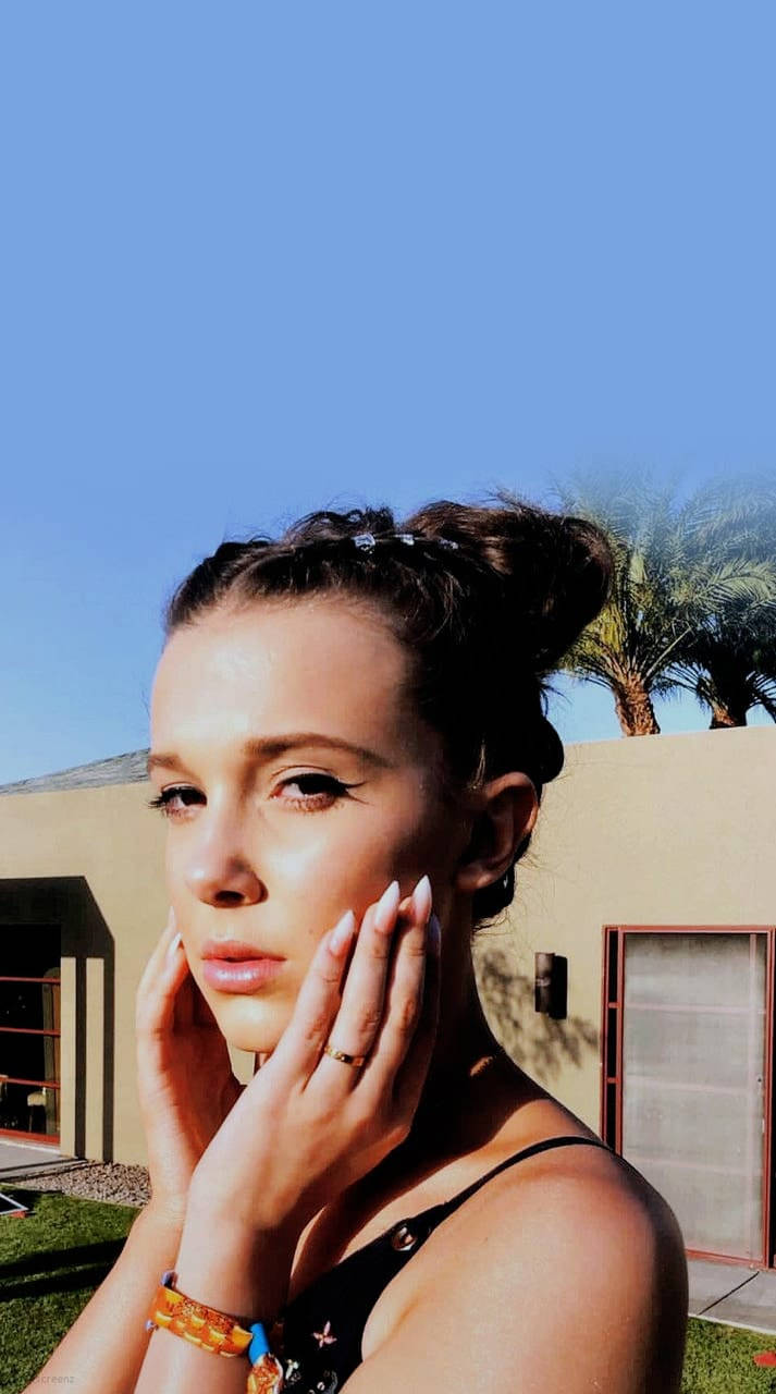Millie Bobby Brown estate soleggiata, 713x1280 Verticale, OnePlus