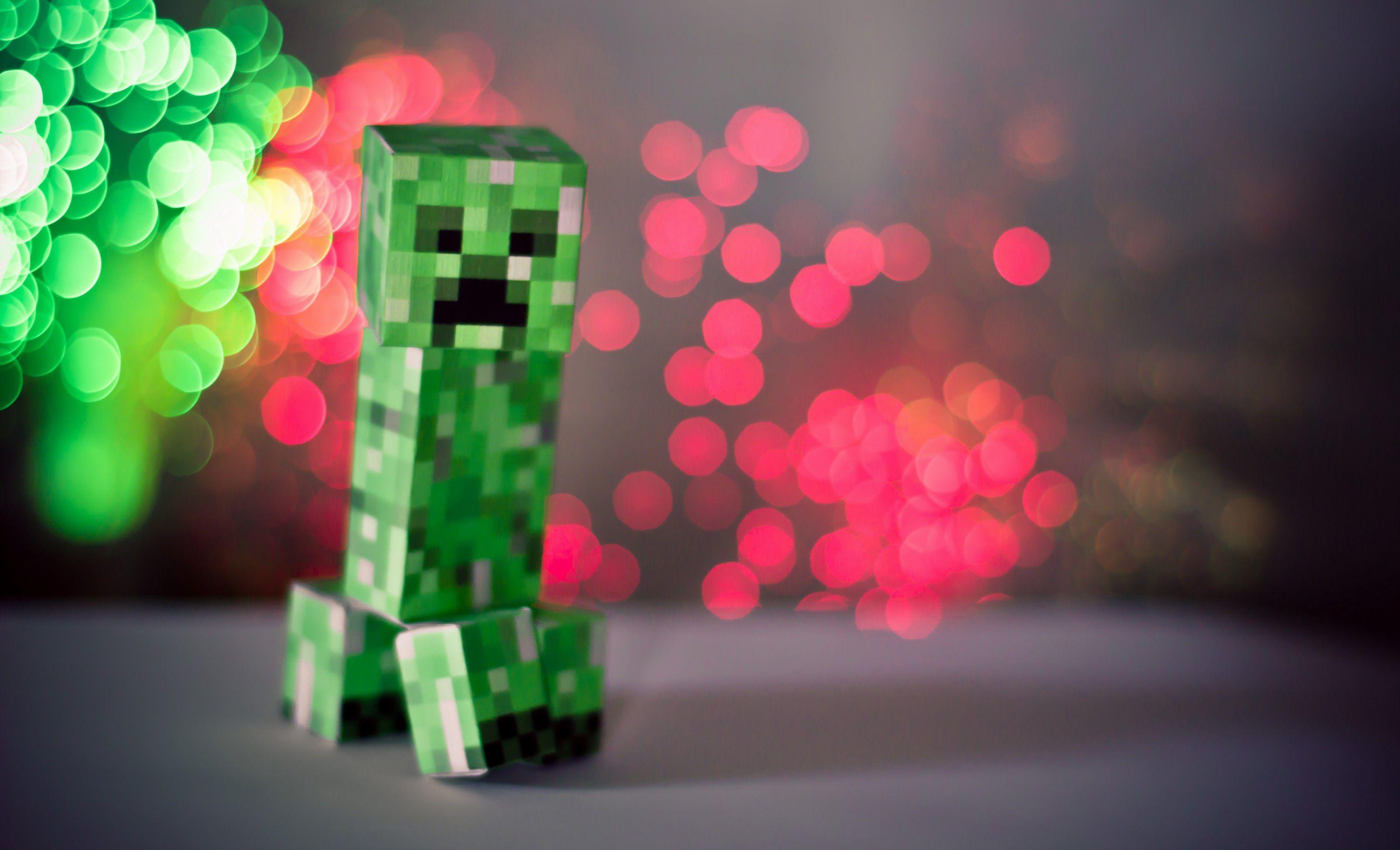 Creeper Minecraft con bokeh, 3000x1822 2K, Desktop