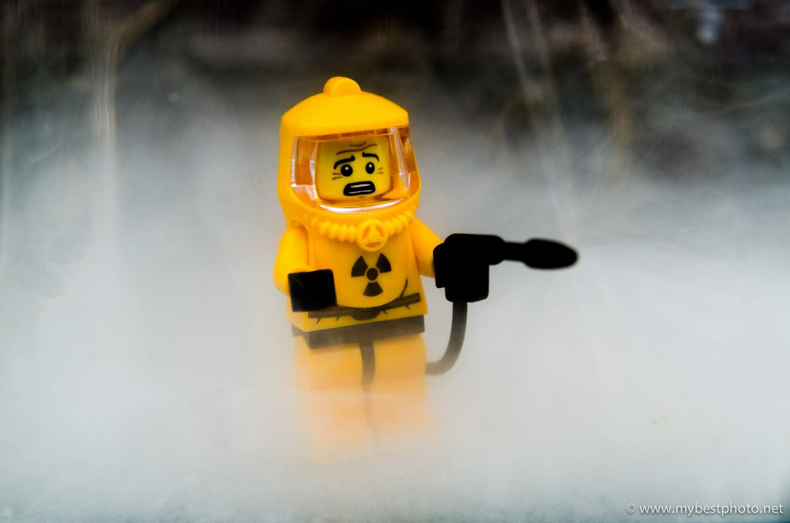 Minifigure LEGO tuta hazmat gialla, 1600x1060 900p, Desktop