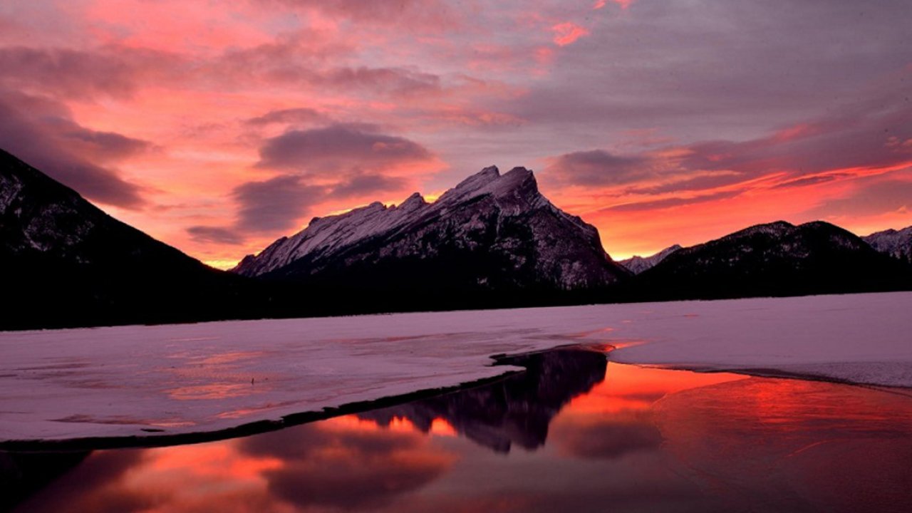 Tramonto rosa su montagne innevate, 1280x720 720p, PC
