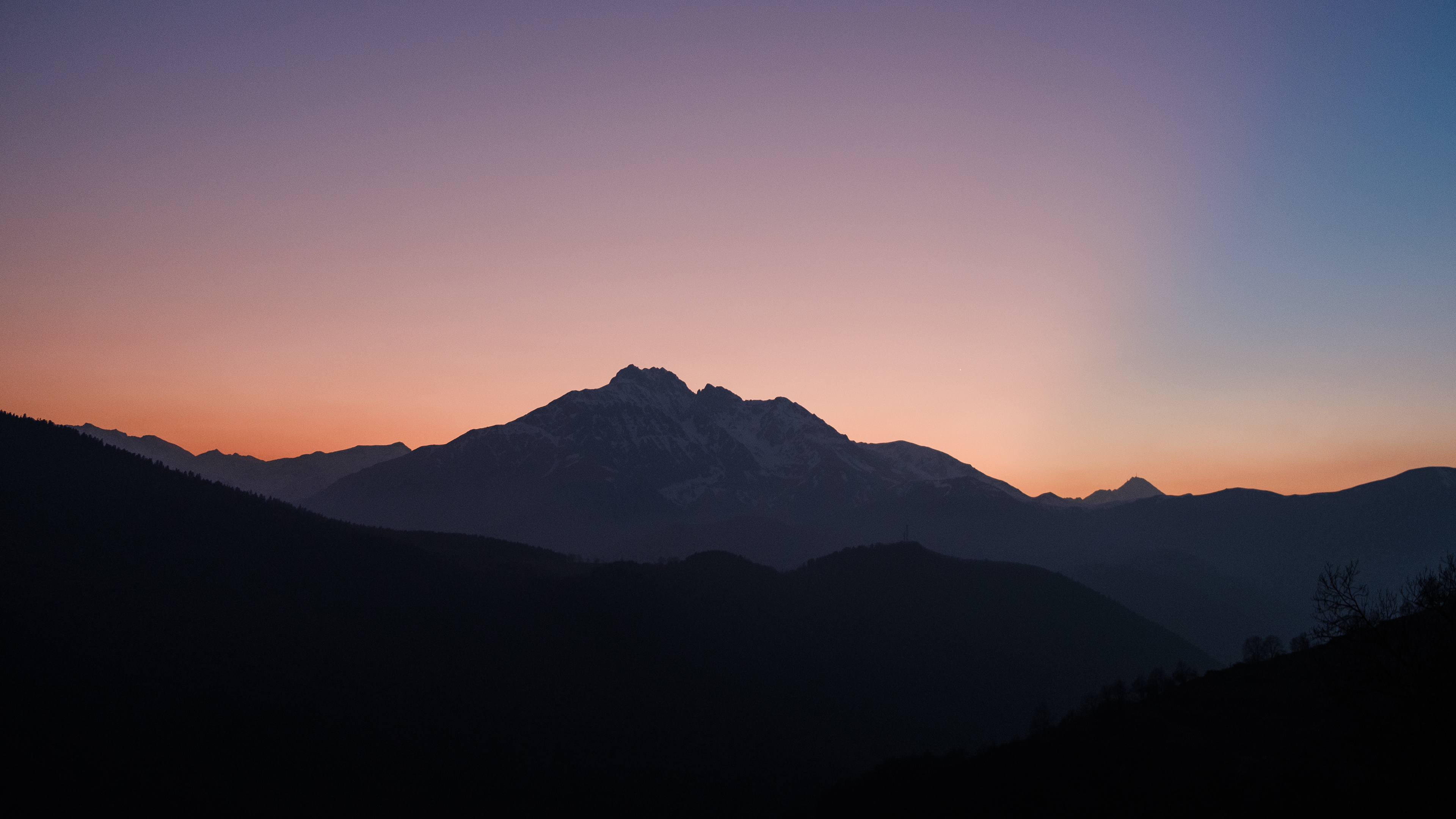 Silhouette montagna al tramonto, 3840x2160 Ultra HD, 4K TV