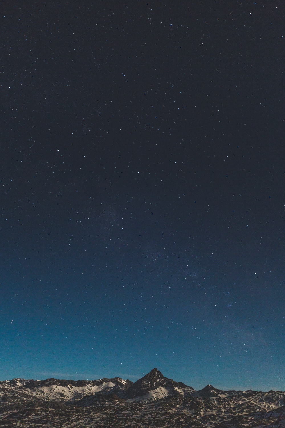 Montagne innevate cielo notturno stellato, 1000x1500 Full HD Verticale, iPhone