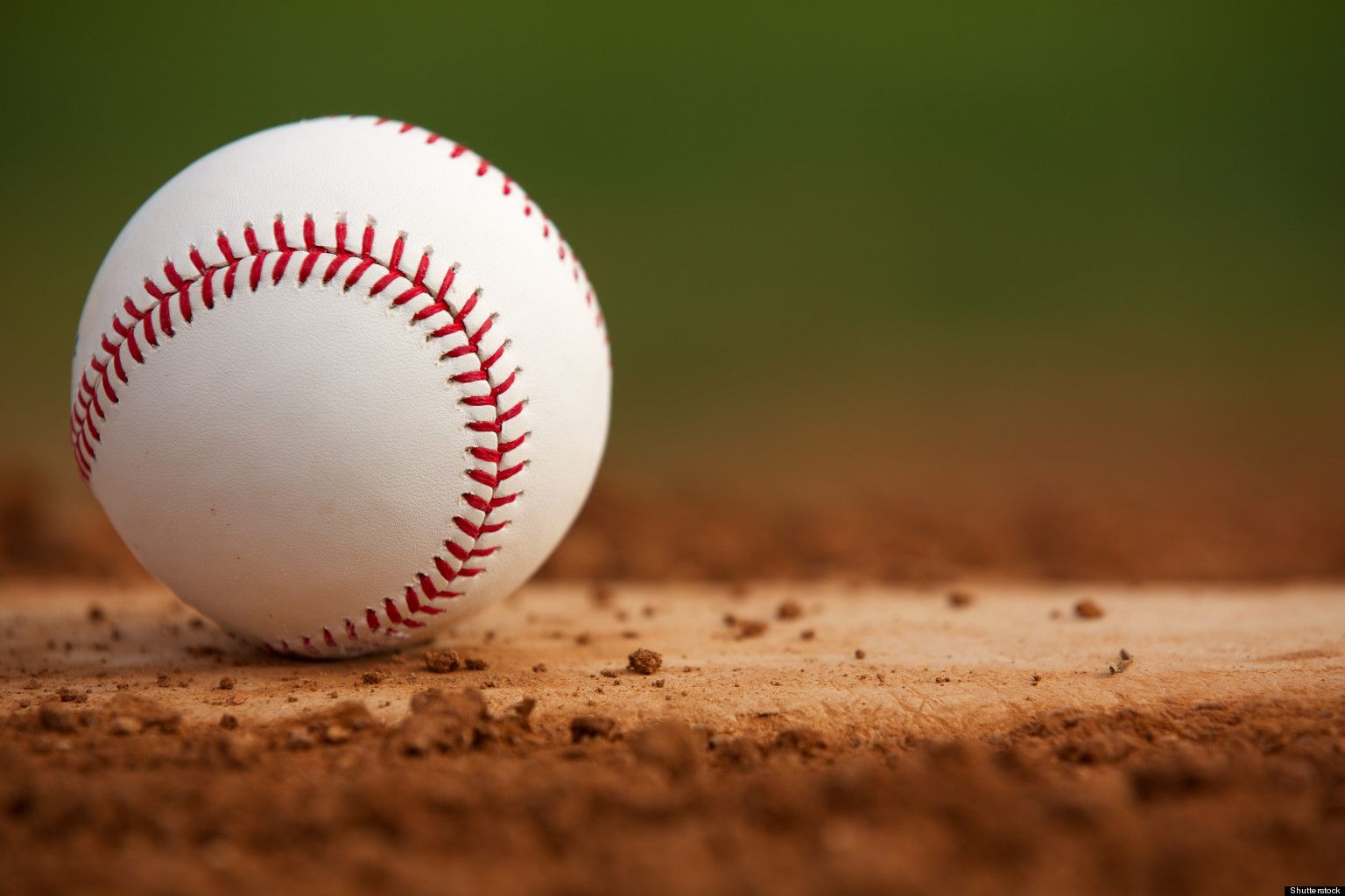 Palla da baseball su terra battuta, 1536x1024 720p, Laptop