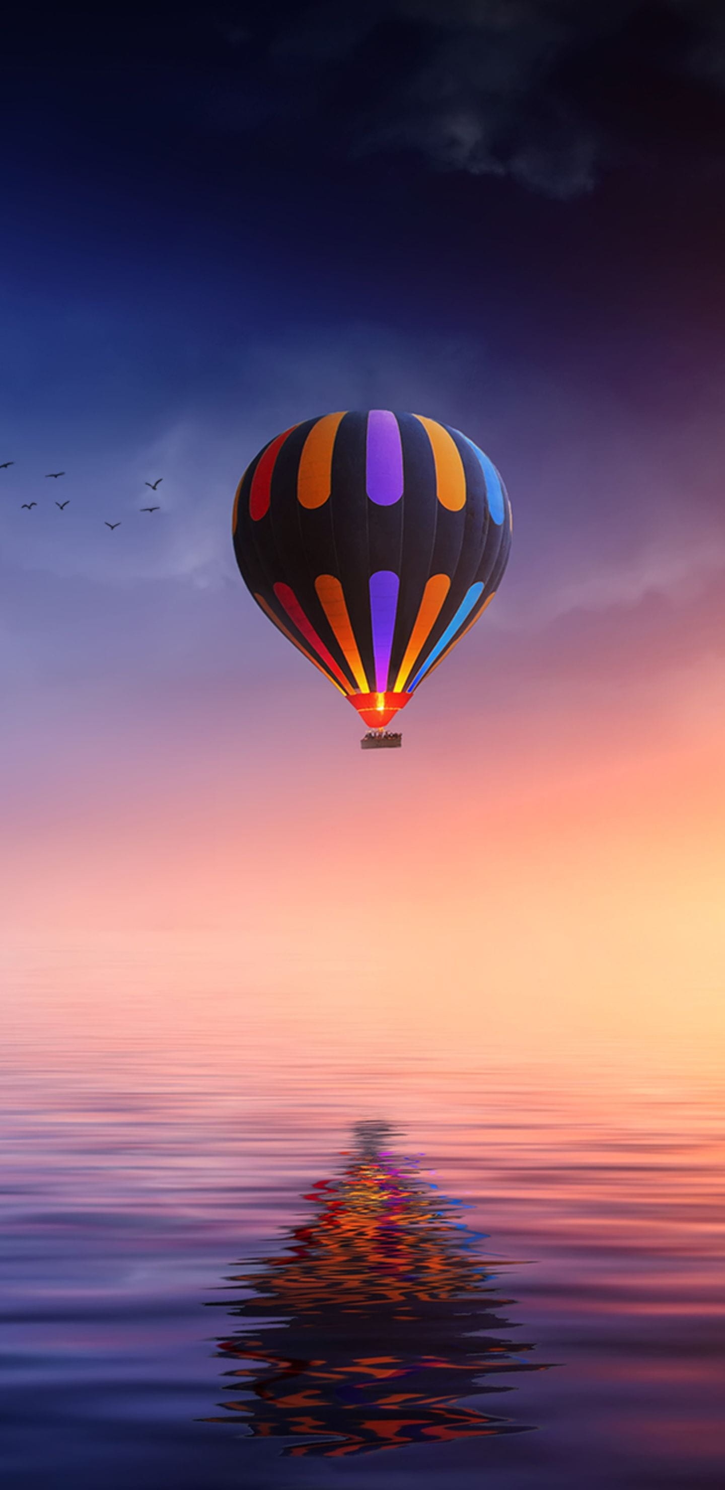 Mongolfiera colorata al tramonto sul mare, 1440x2960 Full HD Verticale, Smartphone
