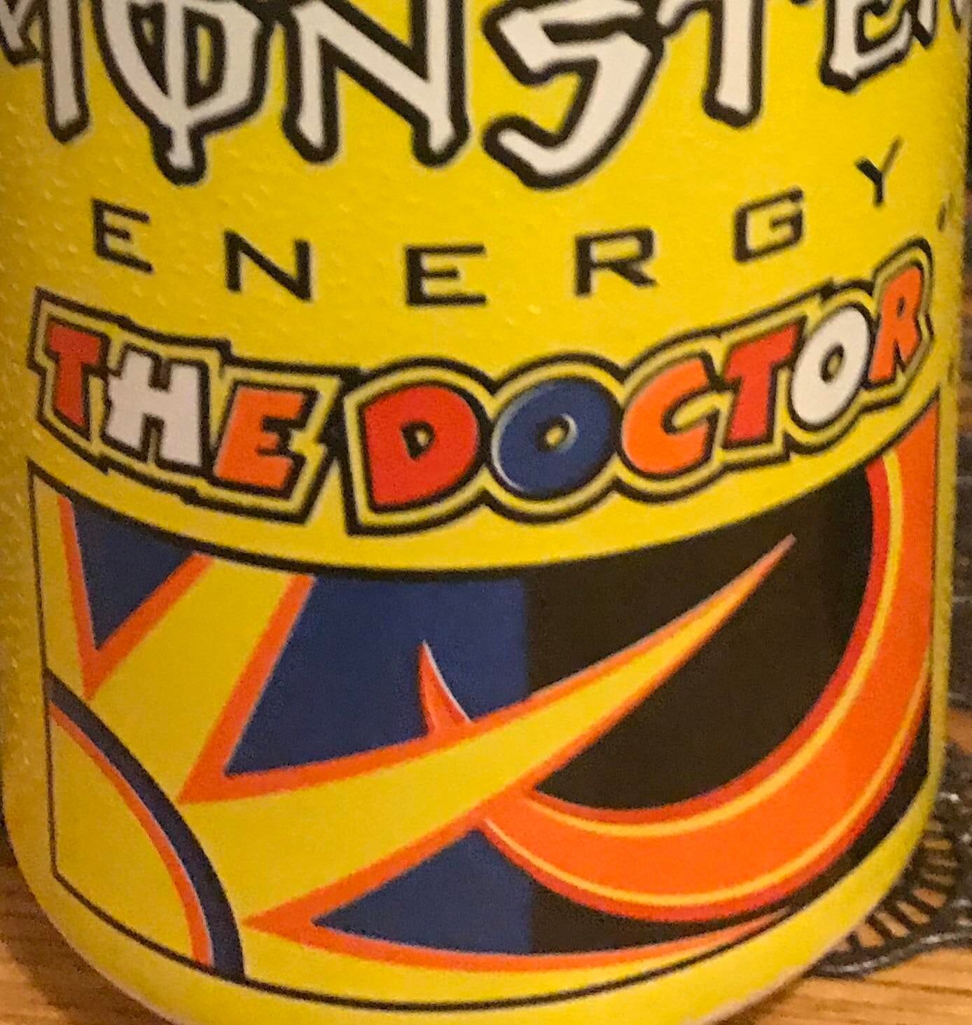 Lattina Monster Energy The Doctor, 1388x1464 Verticale, iPhone Plus