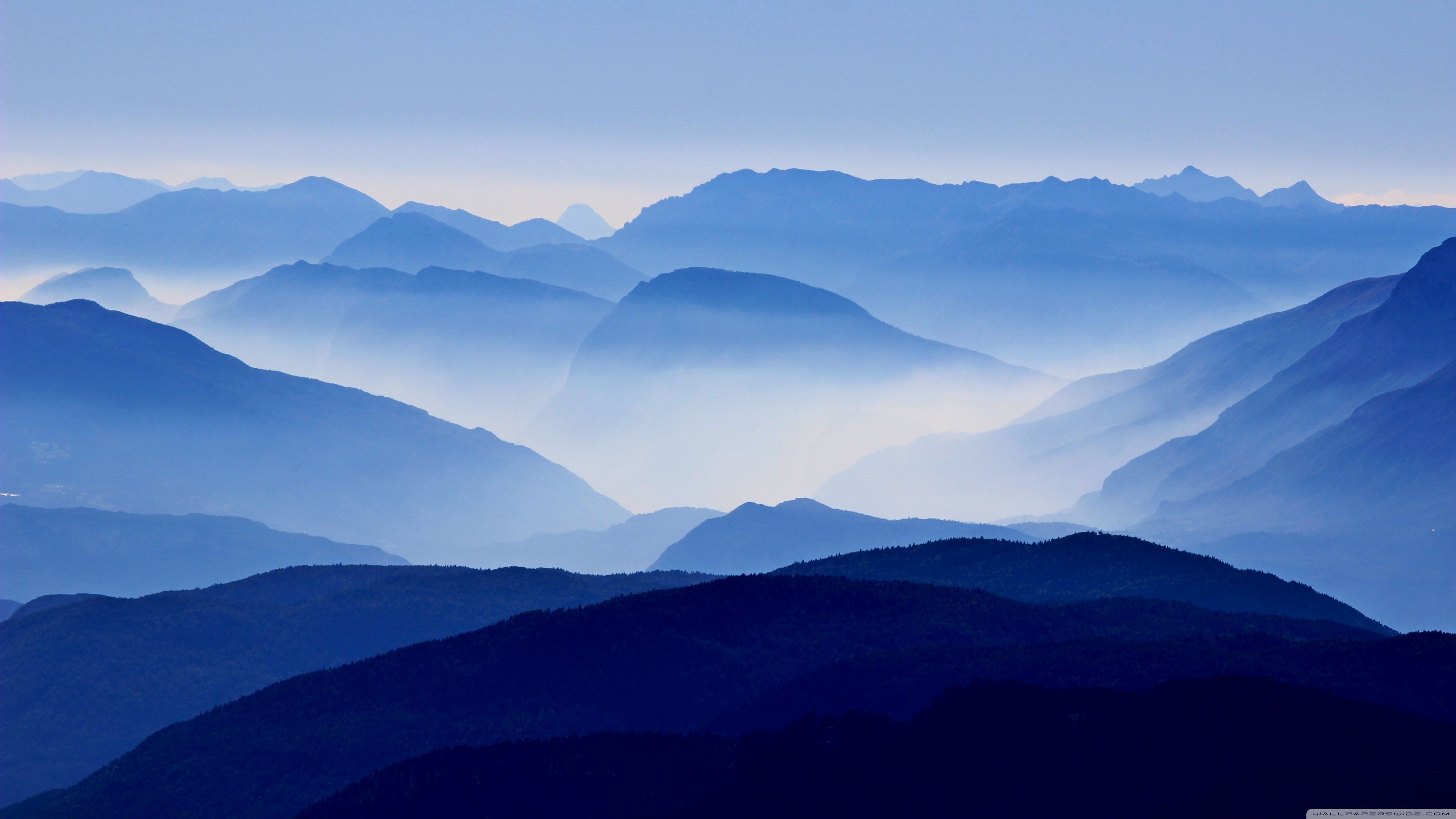 Montagne blu nella nebbia, 3840x2160 Ultra HD, 4K TV