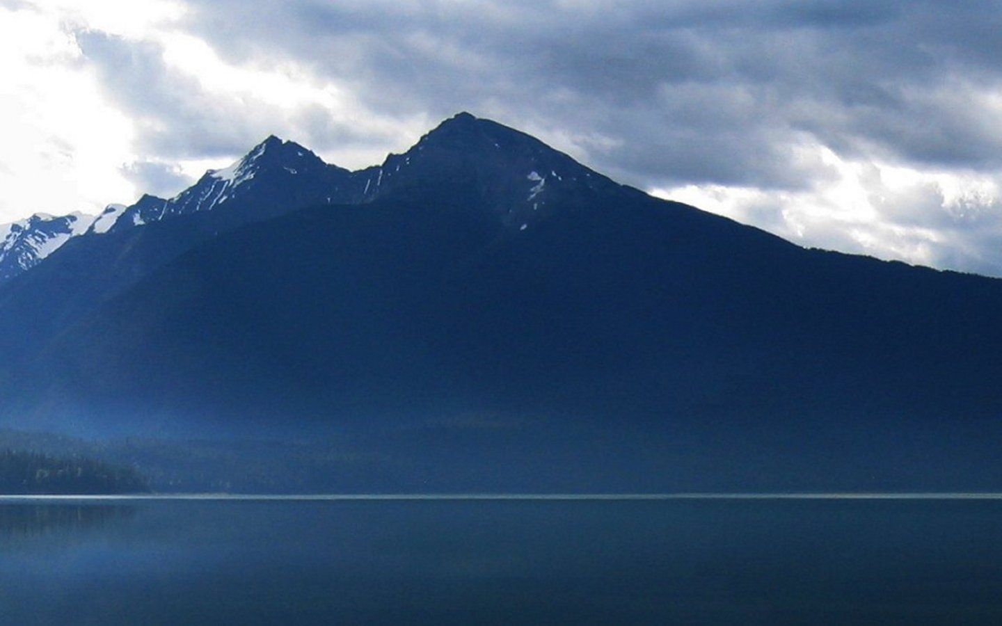 Montagna blu con lago, 1440x900 HD, Desktop