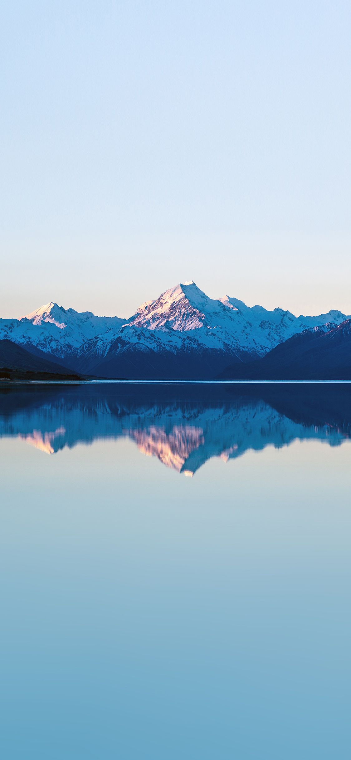 Montagna blu riflessa lago, 1125x2436 Full HD Verticale, iPhone