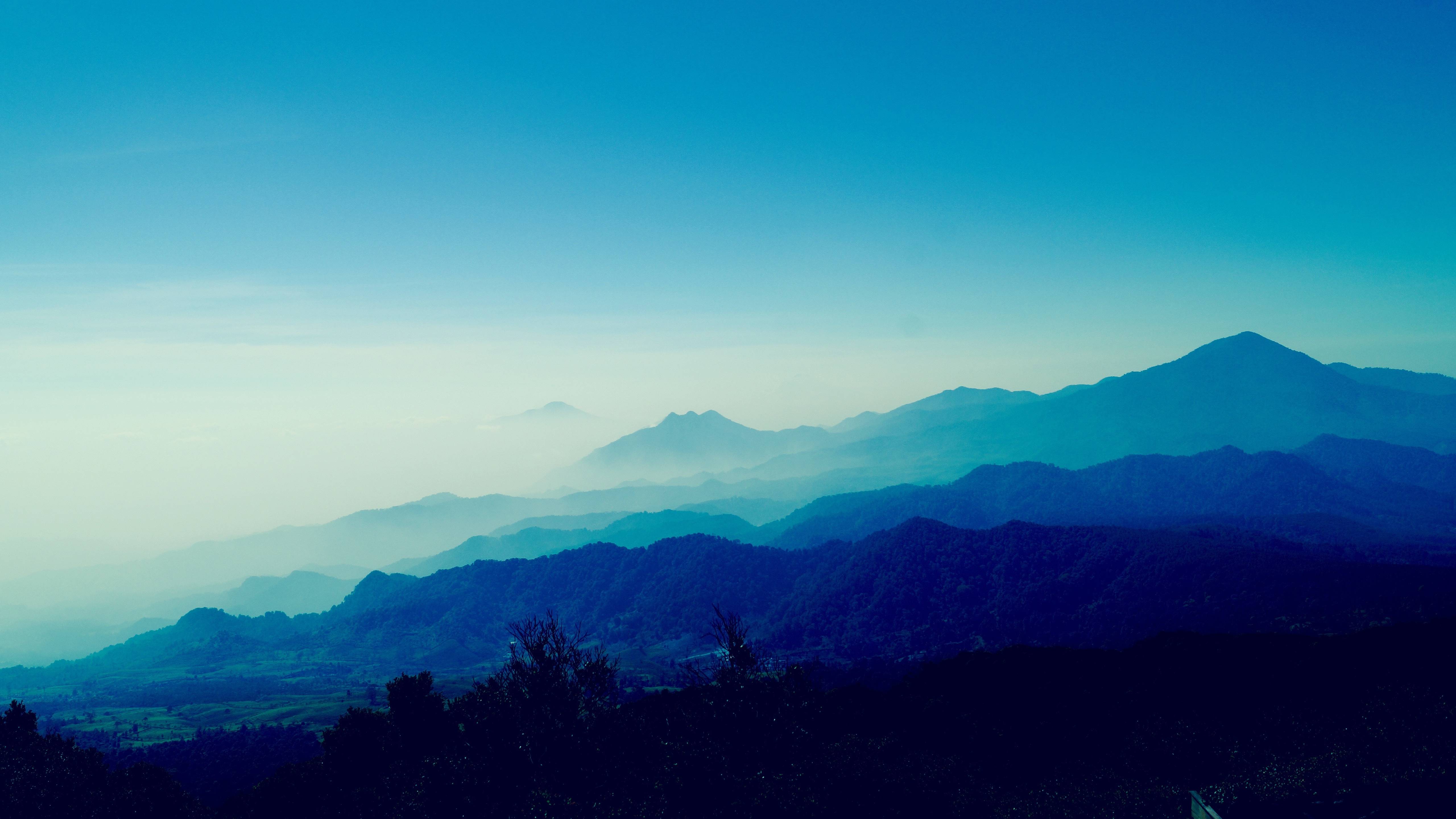 Montagne blu nella foschia, 5120x2880 4K Ultra HD, Monitor 4K