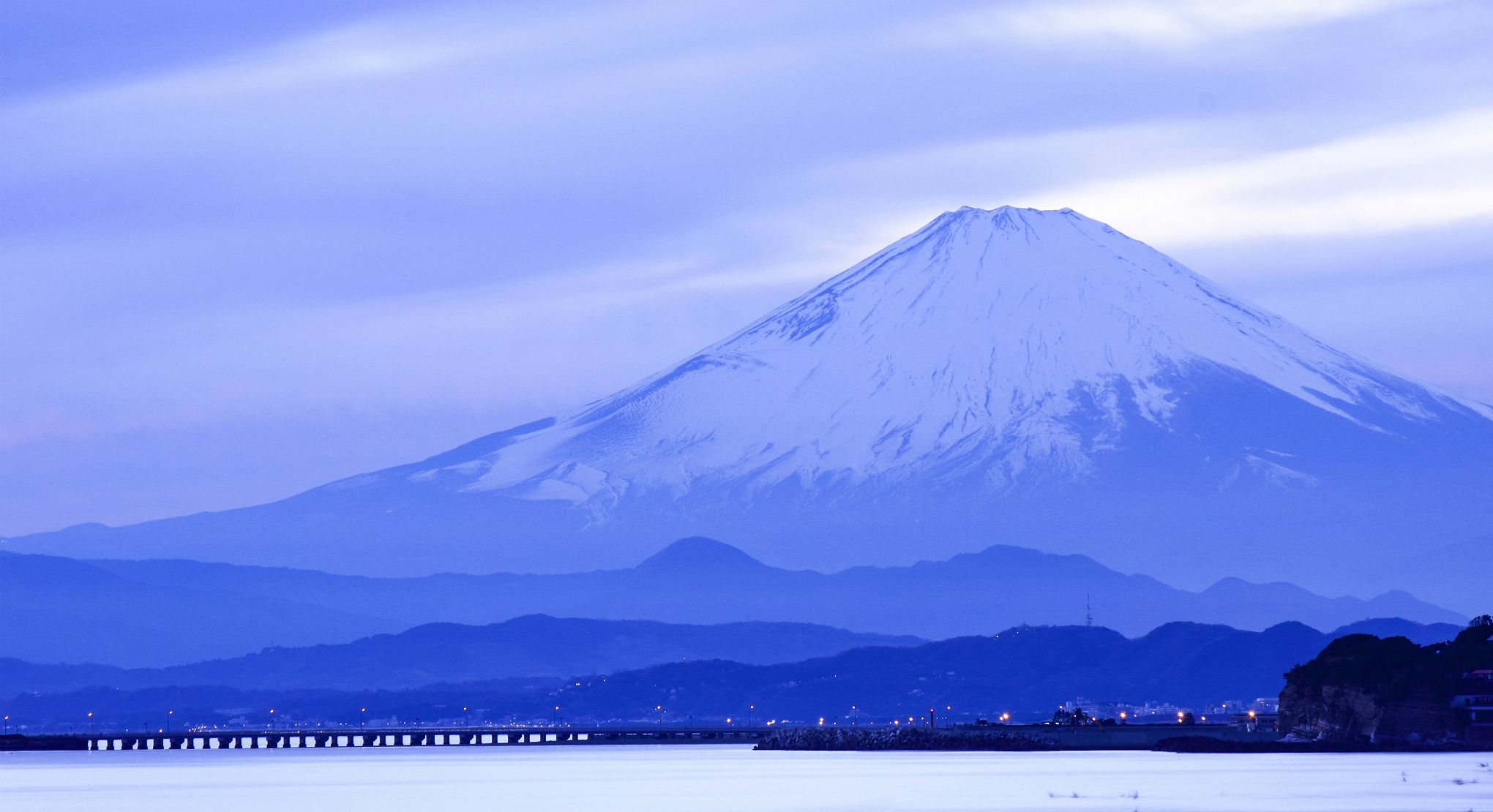 Monte Fuji con mare blu, 2040x1110 alta risoluzione, Laptop
