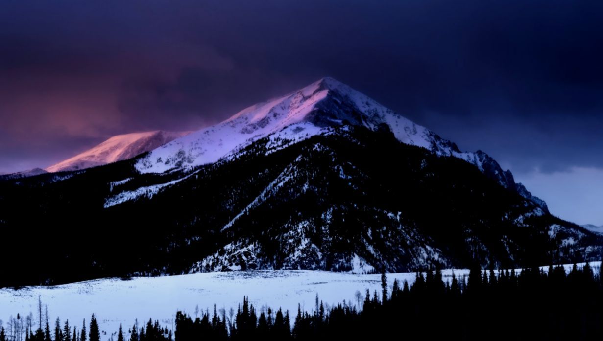 Montagna innevata al crepuscolo, 1231x697 HD, PC Desktop
