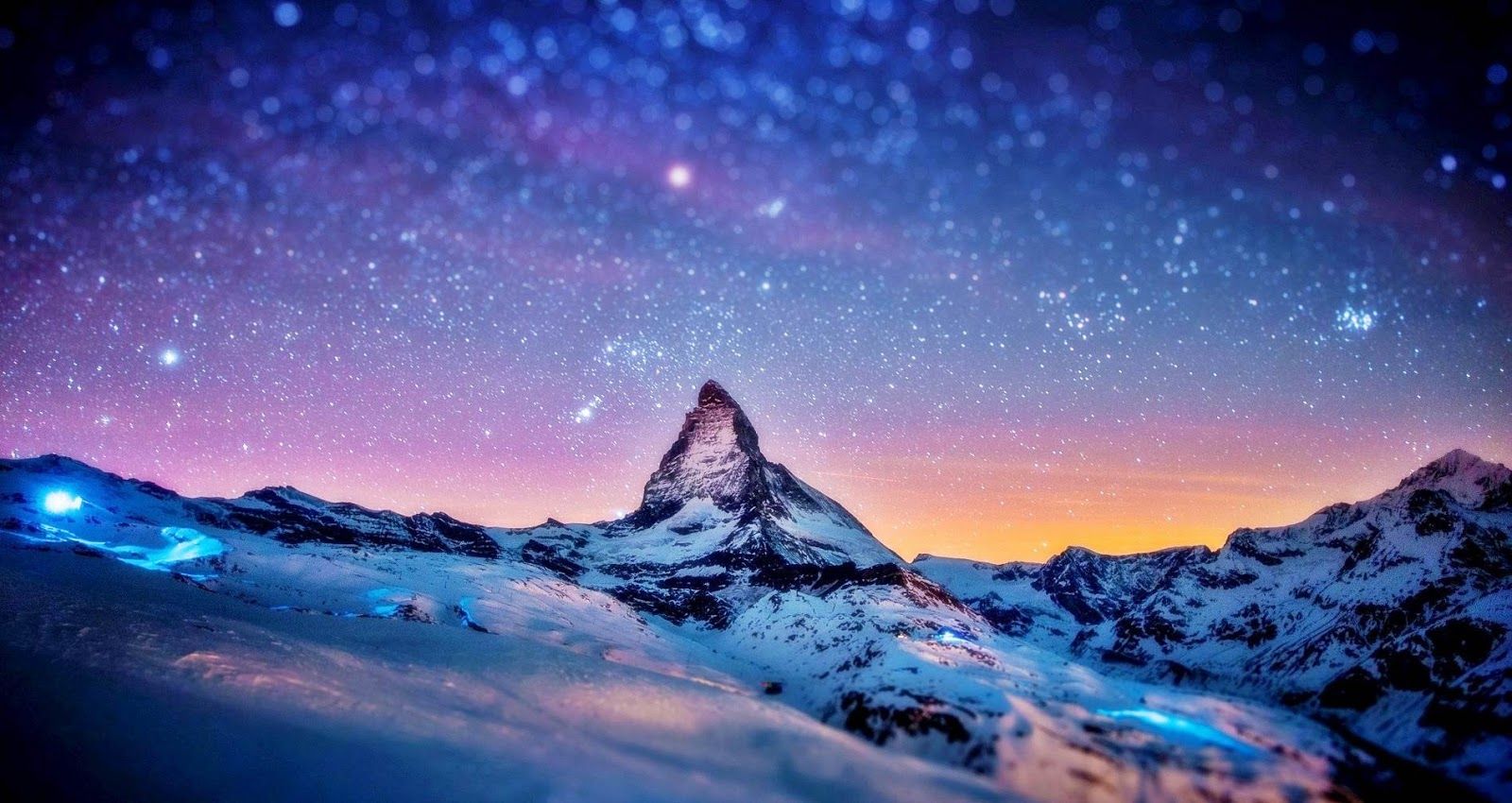 Montagna innevata cielo stellato, 1600x850 HD, PC Desktop
