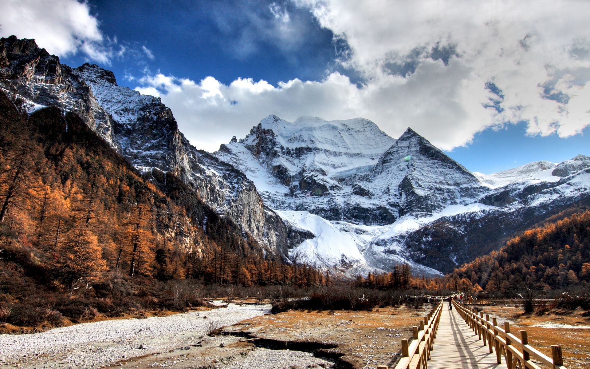 Montagne innevate con ponte legno, 1920x1200 Full HD+ WUXGA, iMac