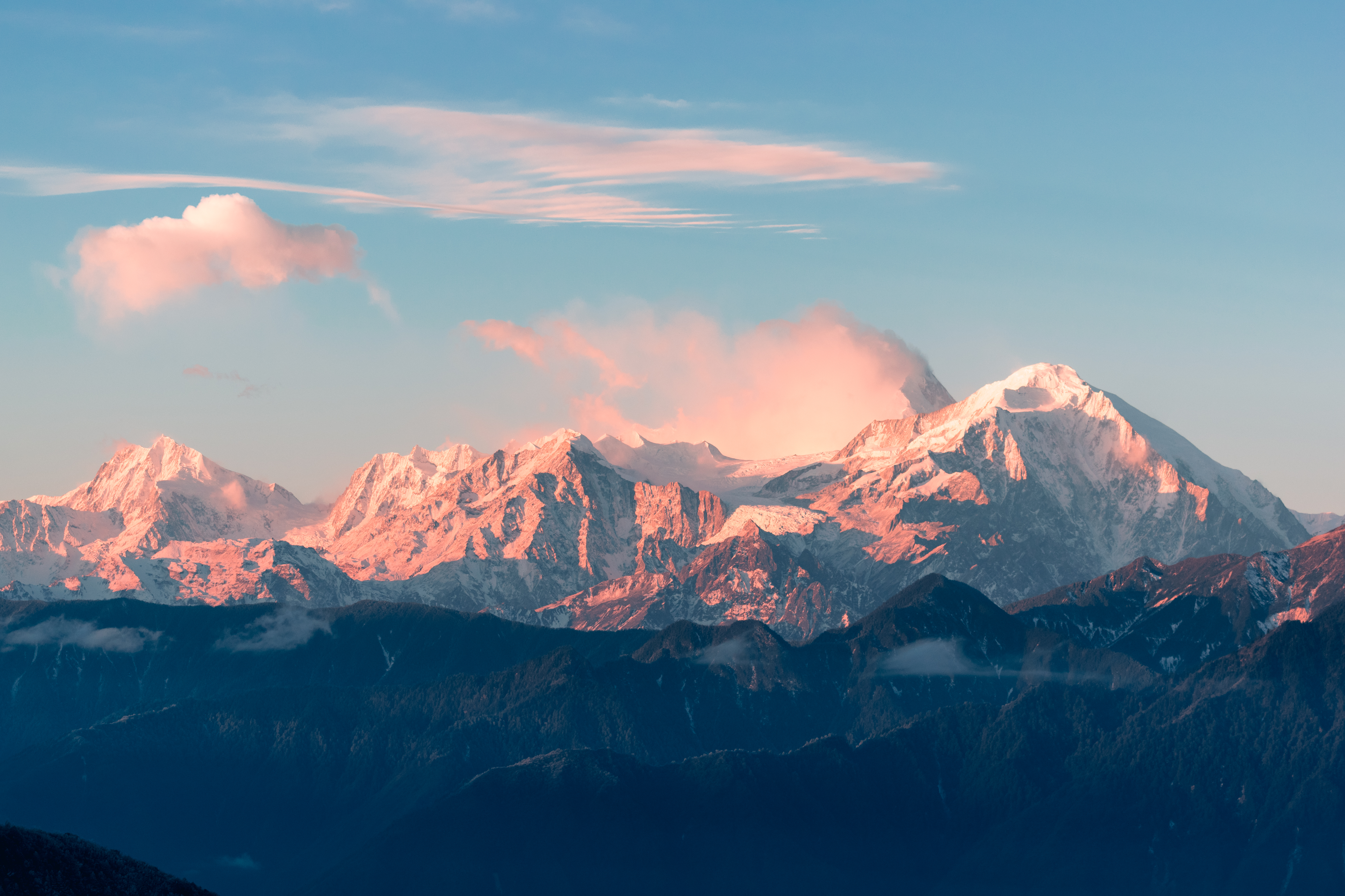 Montagne innevate all'alba, 6000x4000 UHD, PC 4K