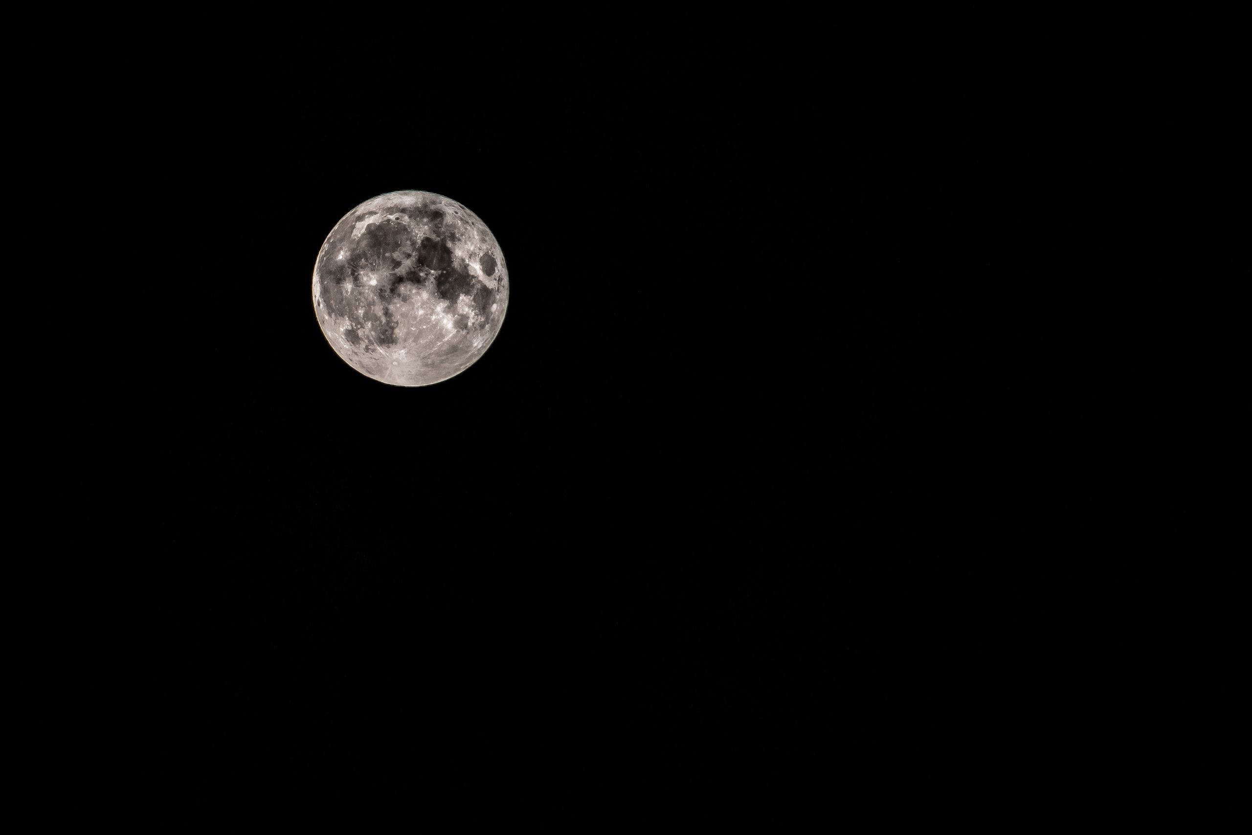 Luna piena cielo nero, 2560x1707 2K+, Desktop