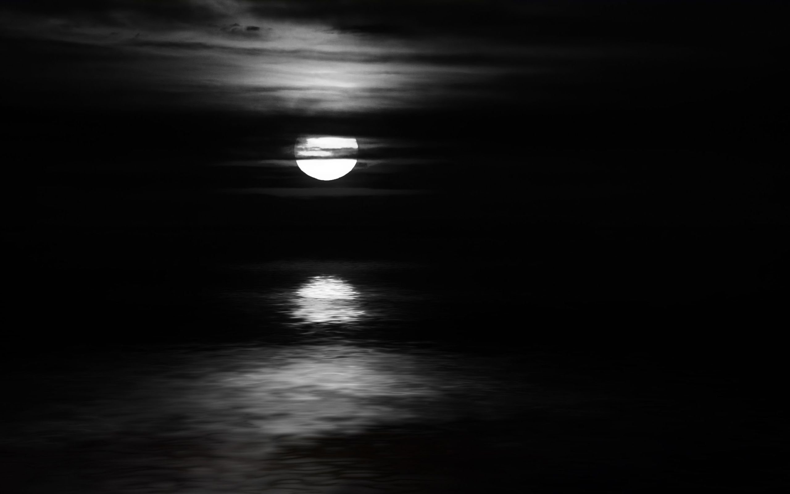 Luna piena su mare notturno, 2560x1600 2K+, MacBook Pro