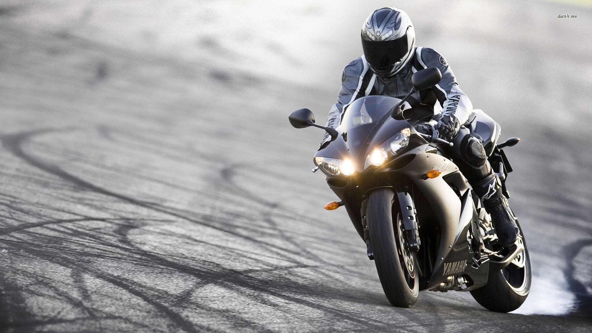 Moto sportiva bianca in curva, 1920x1080 Full HD, PC Desktop