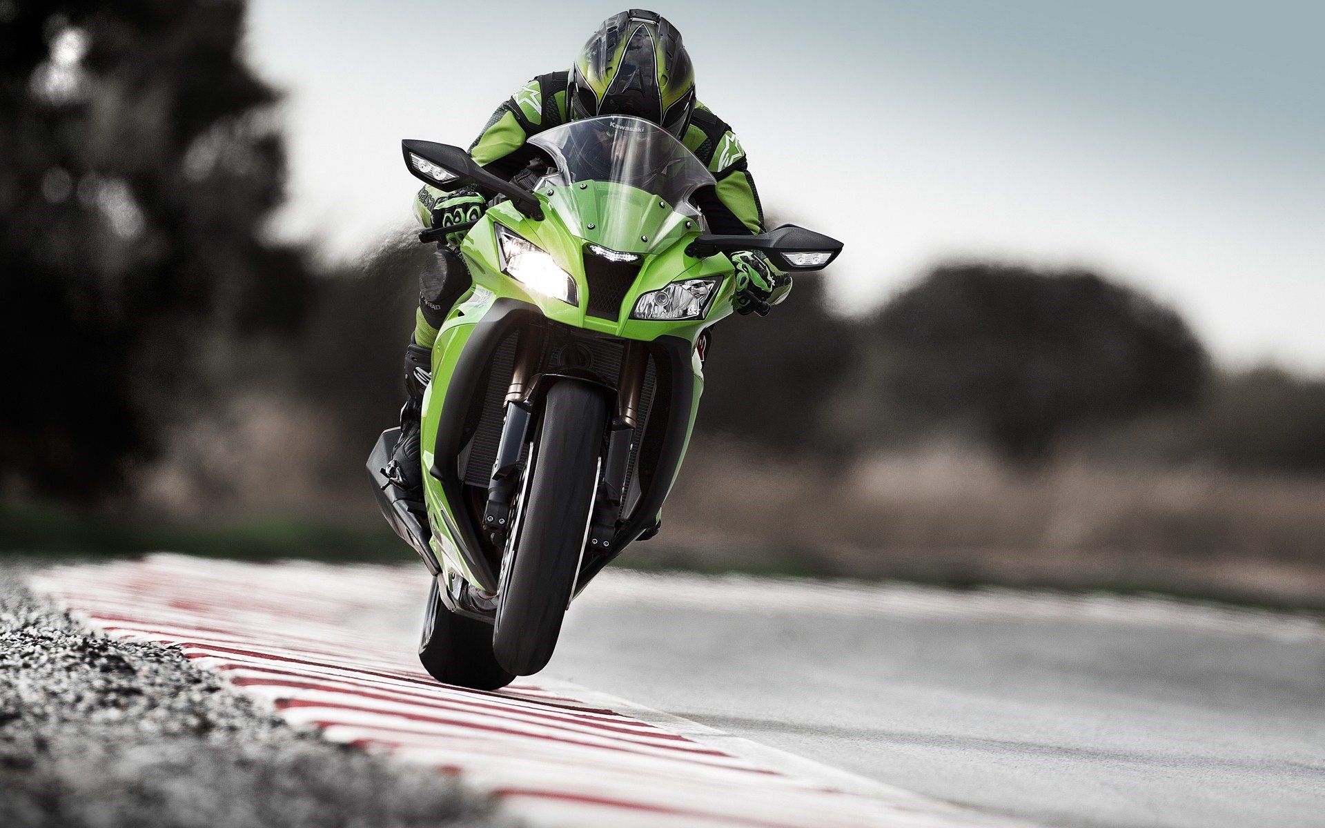 Moto sportiva verde Kawasaki, 1920x1200 Full HD+ WUXGA, Desktop