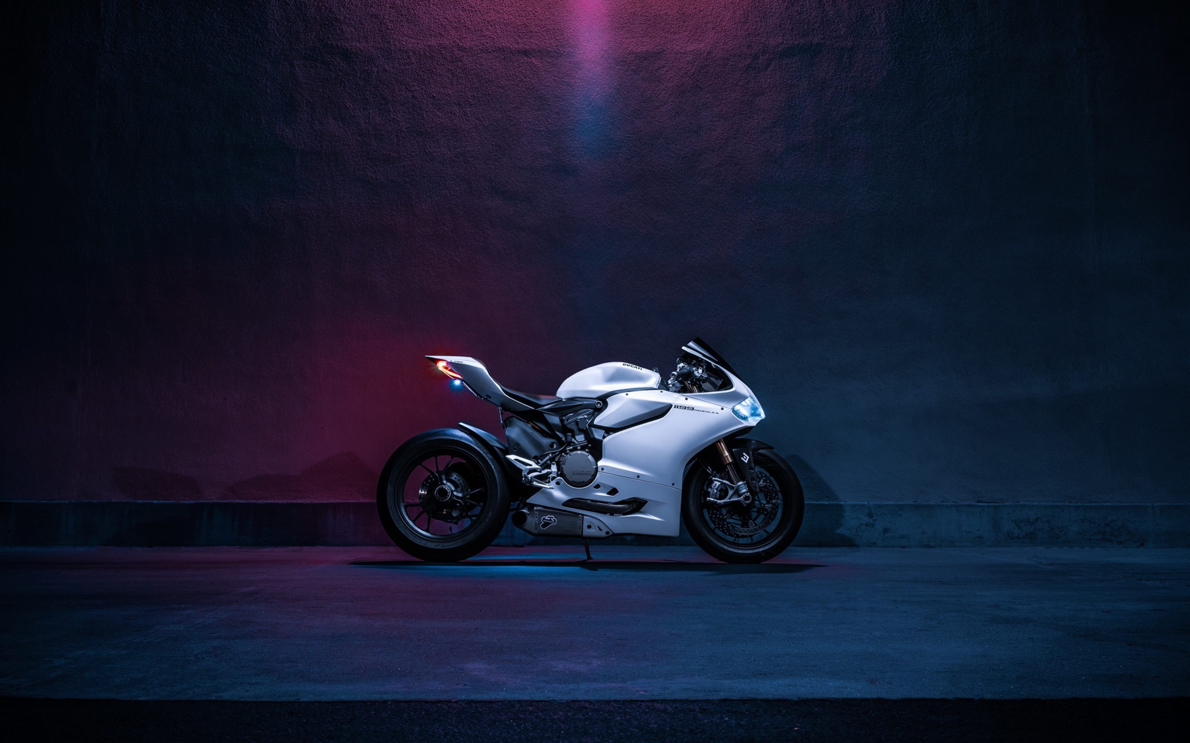 Ducati bianca sportiva, 3840x2400 4K, Desktop 4K