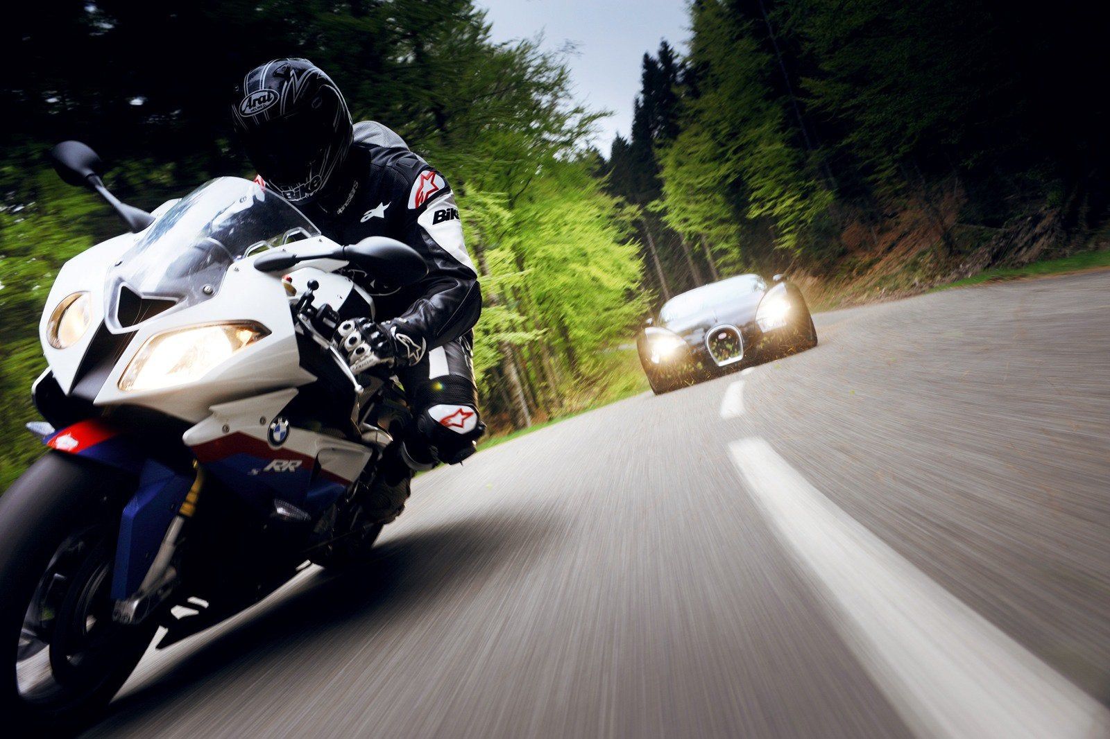 Moto sportiva bianca strada, 1920x1080 Full HD, Laptop