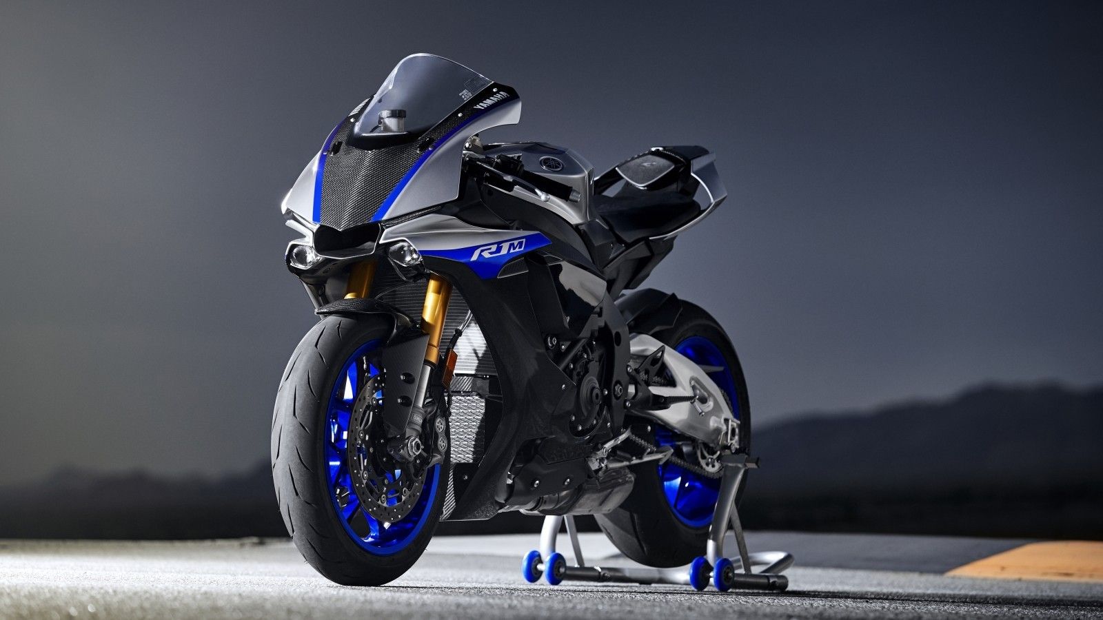 Moto sportiva BMW bianca, 1280x1024 720p, Lenovo Legion