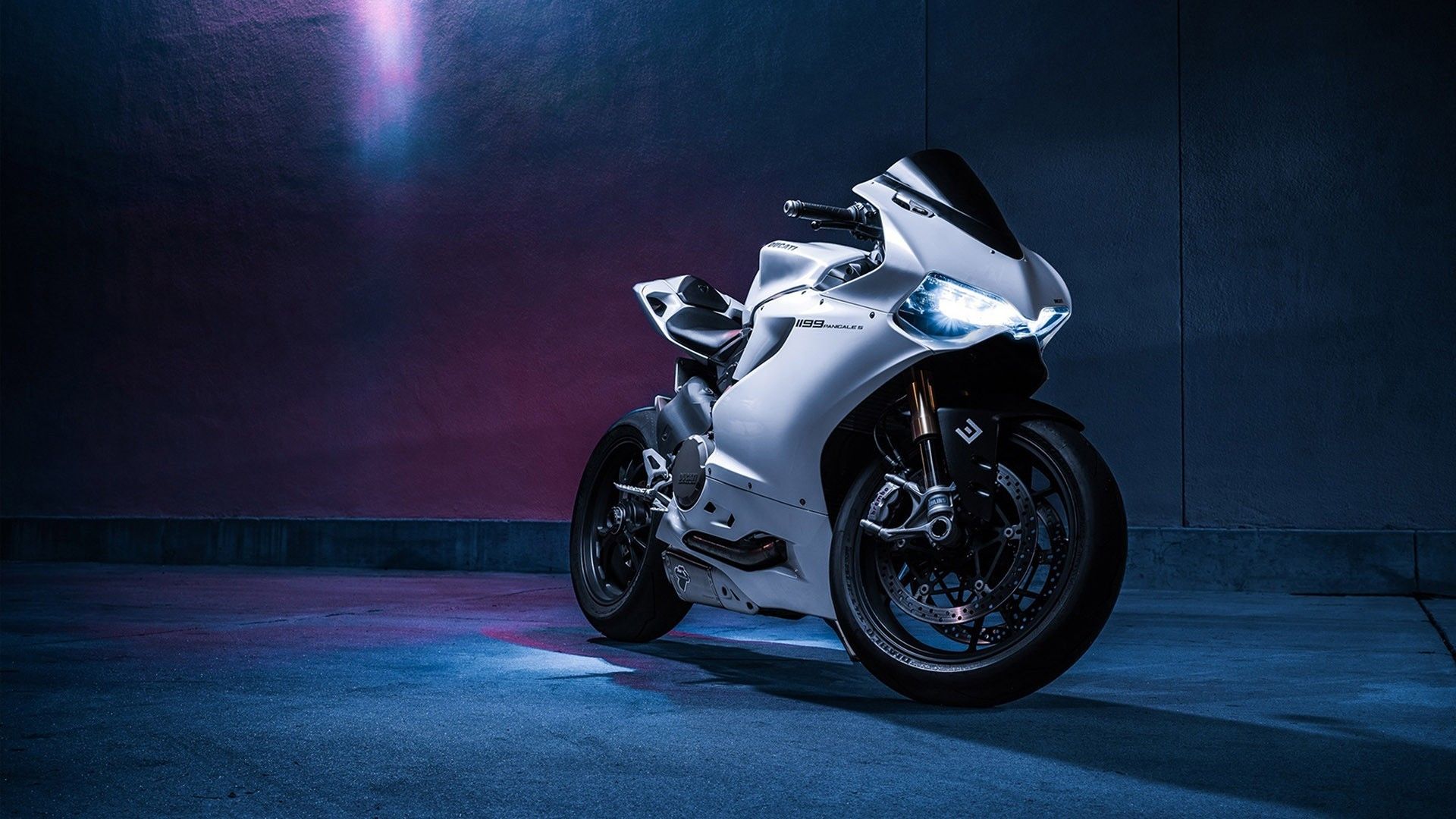 Moto sportiva bianca Ducati, 1920x1080 Full HD, Desktop