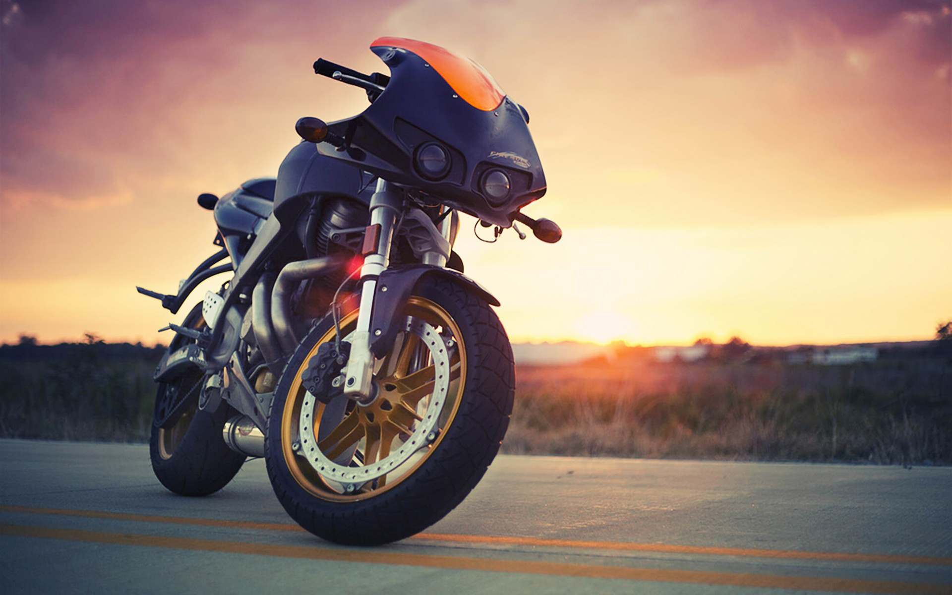 Moto sportiva al tramonto, 1920x1200 WUXGA, iMac